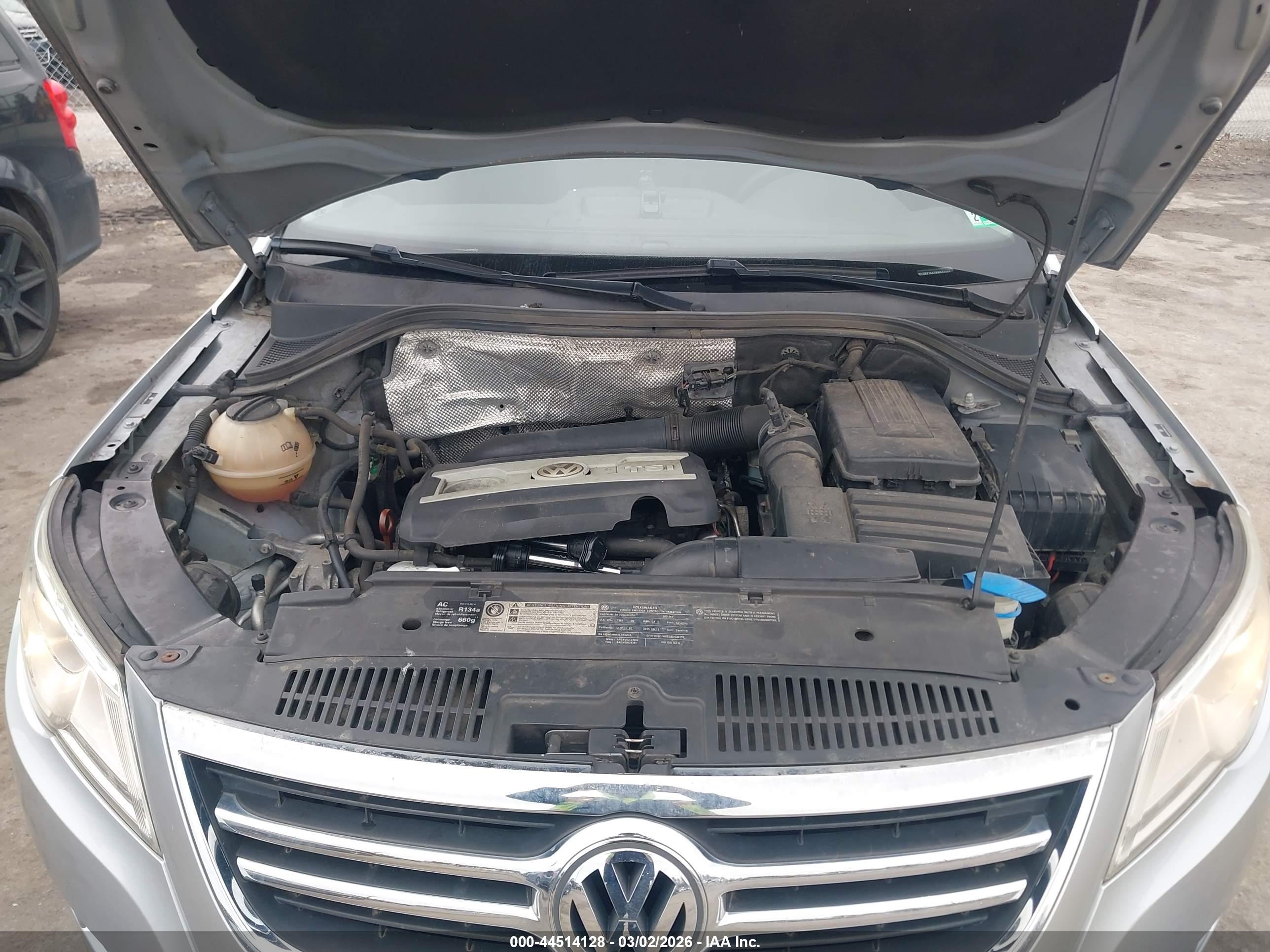VOLKSWAGEN TIGUAN image 10