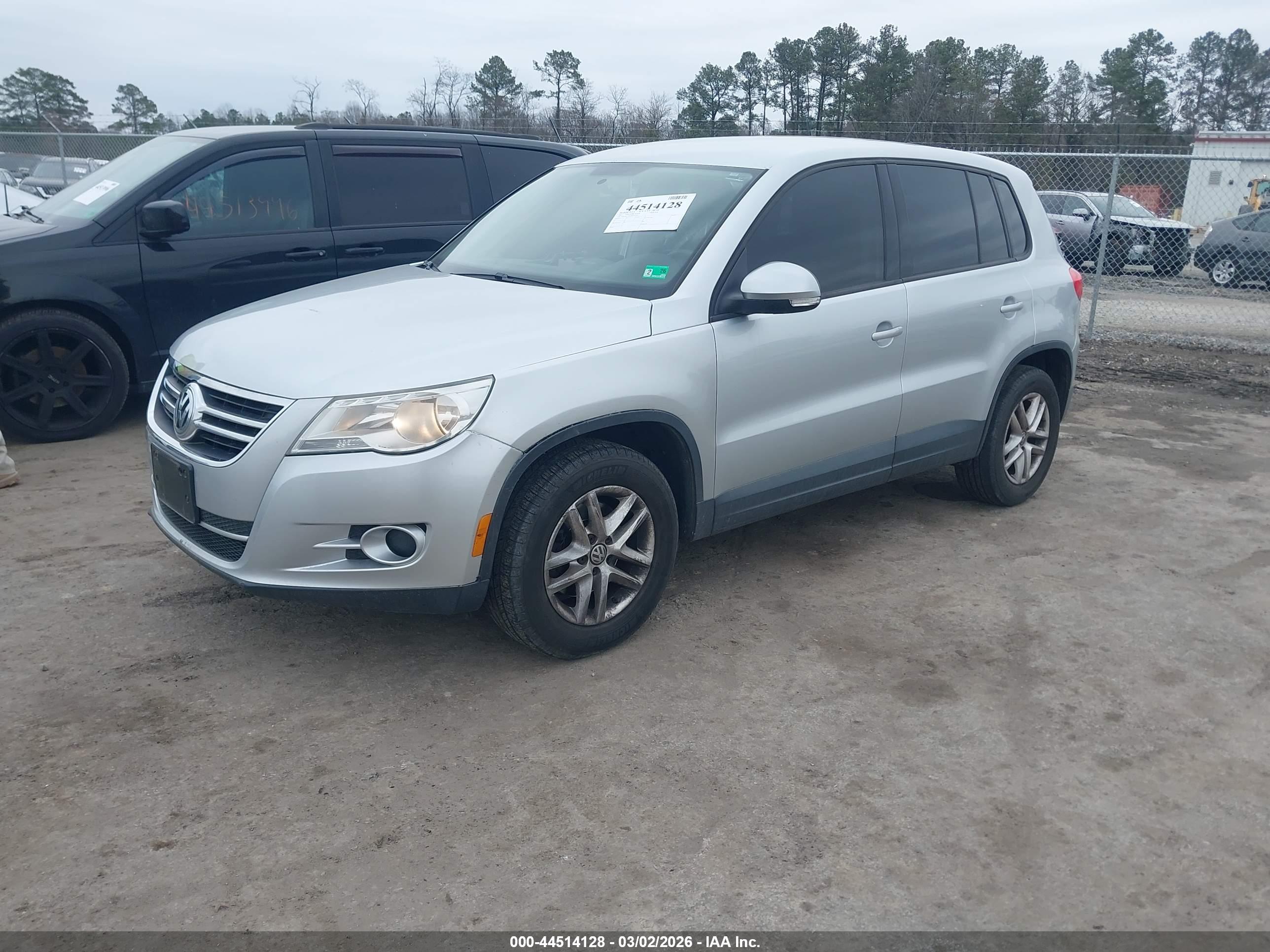 VOLKSWAGEN TIGUAN image 2