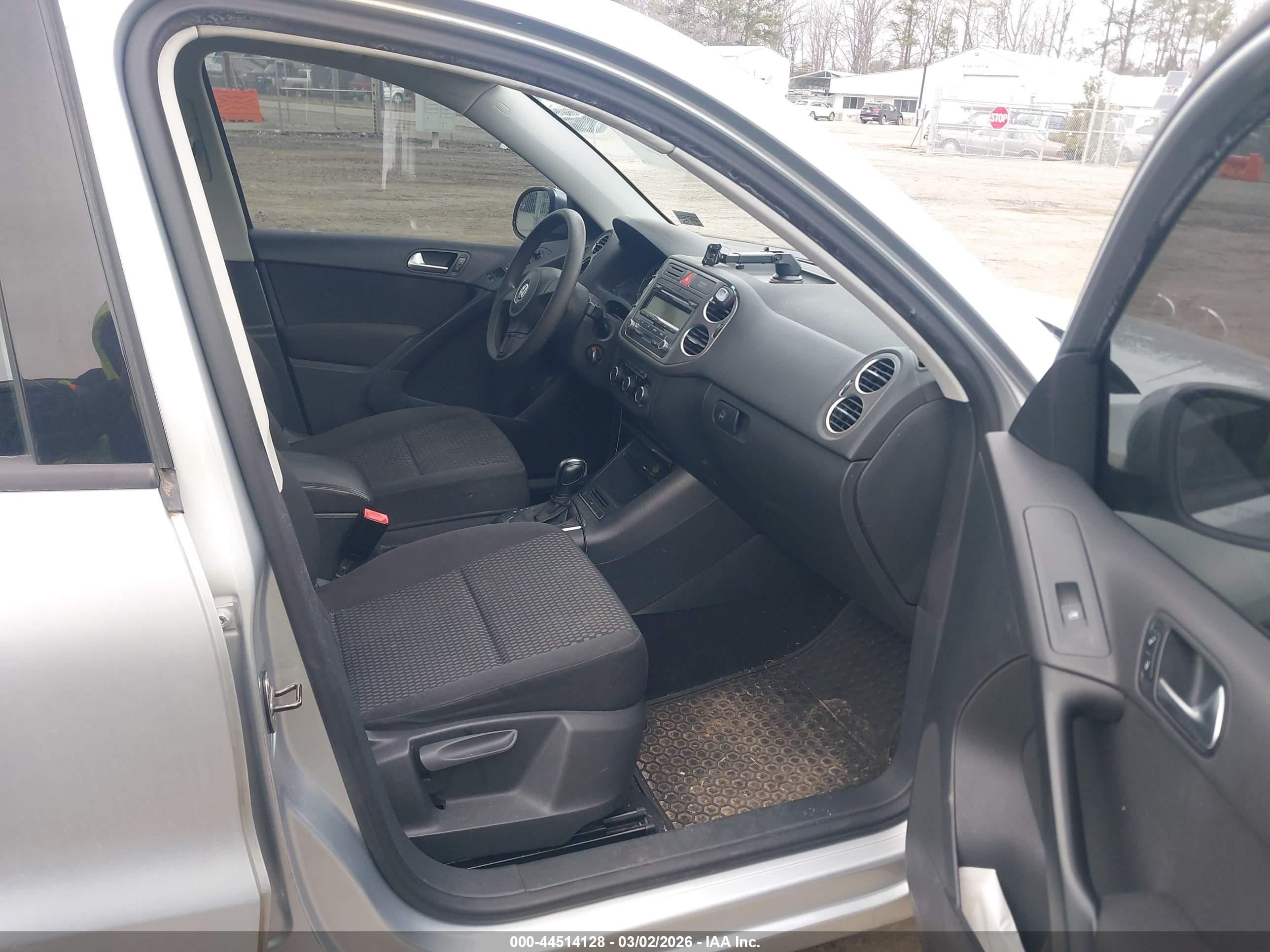 VOLKSWAGEN TIGUAN image 5