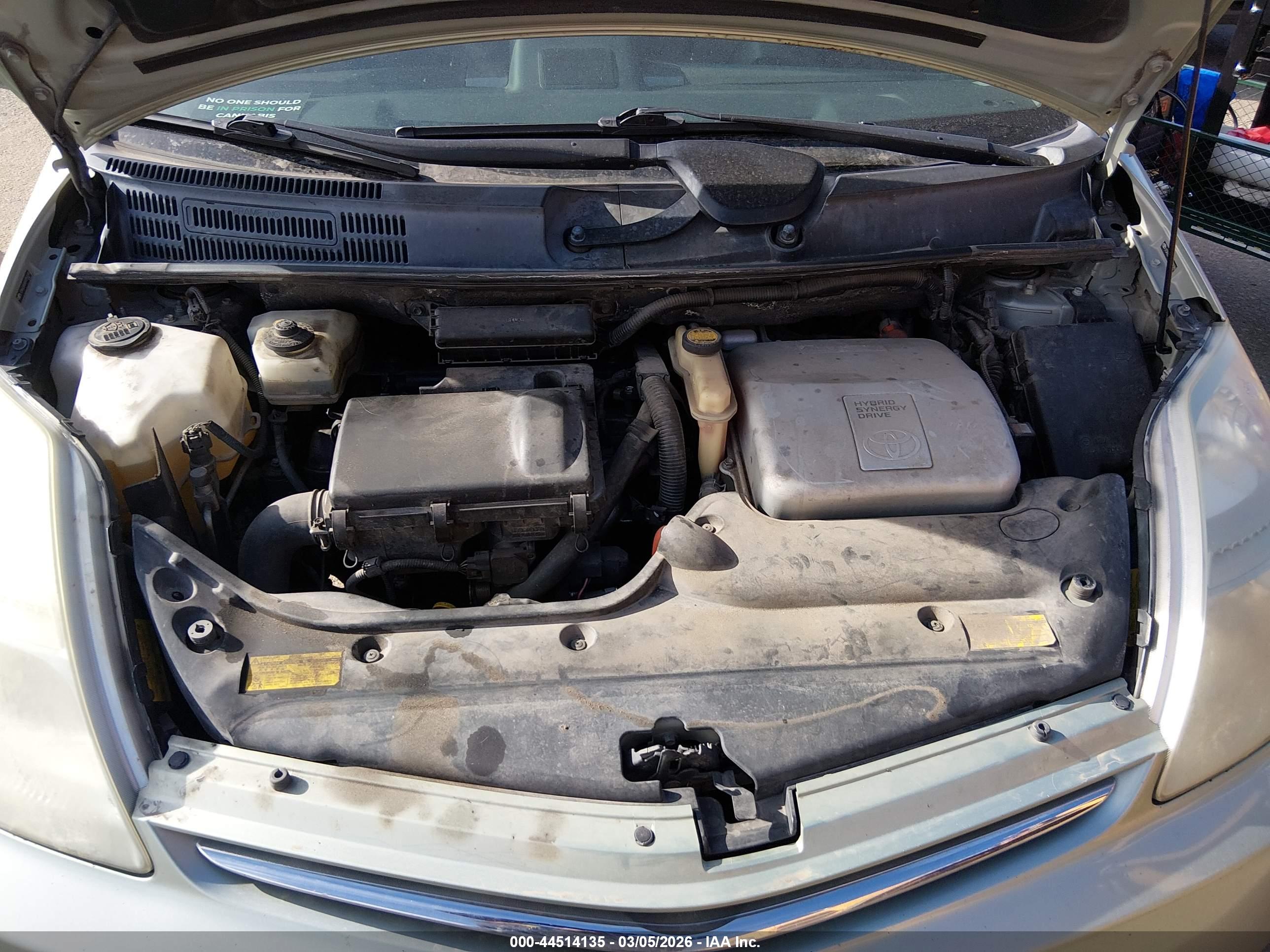 TOYOTA PRIUS image 10