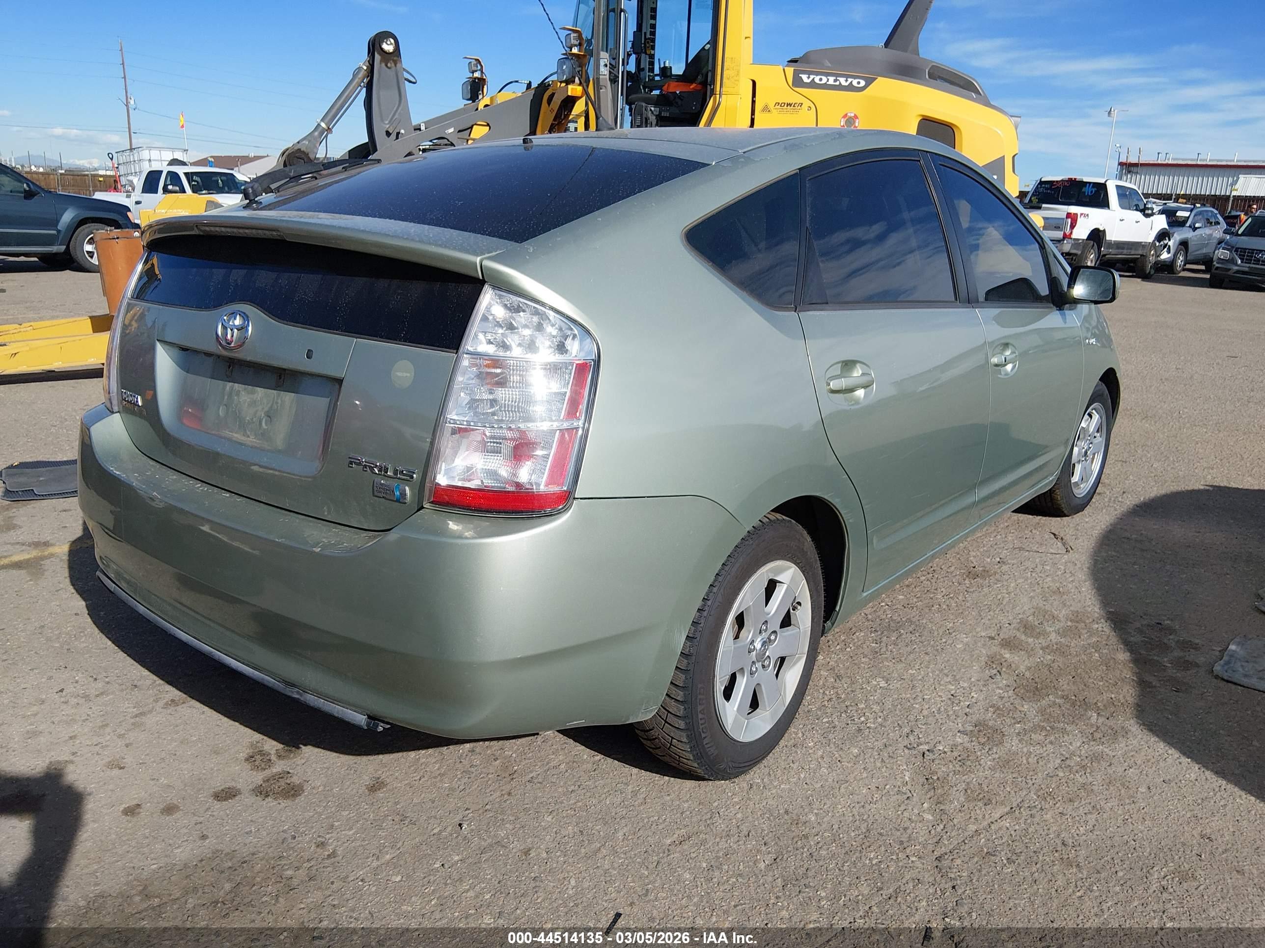 TOYOTA PRIUS image 4