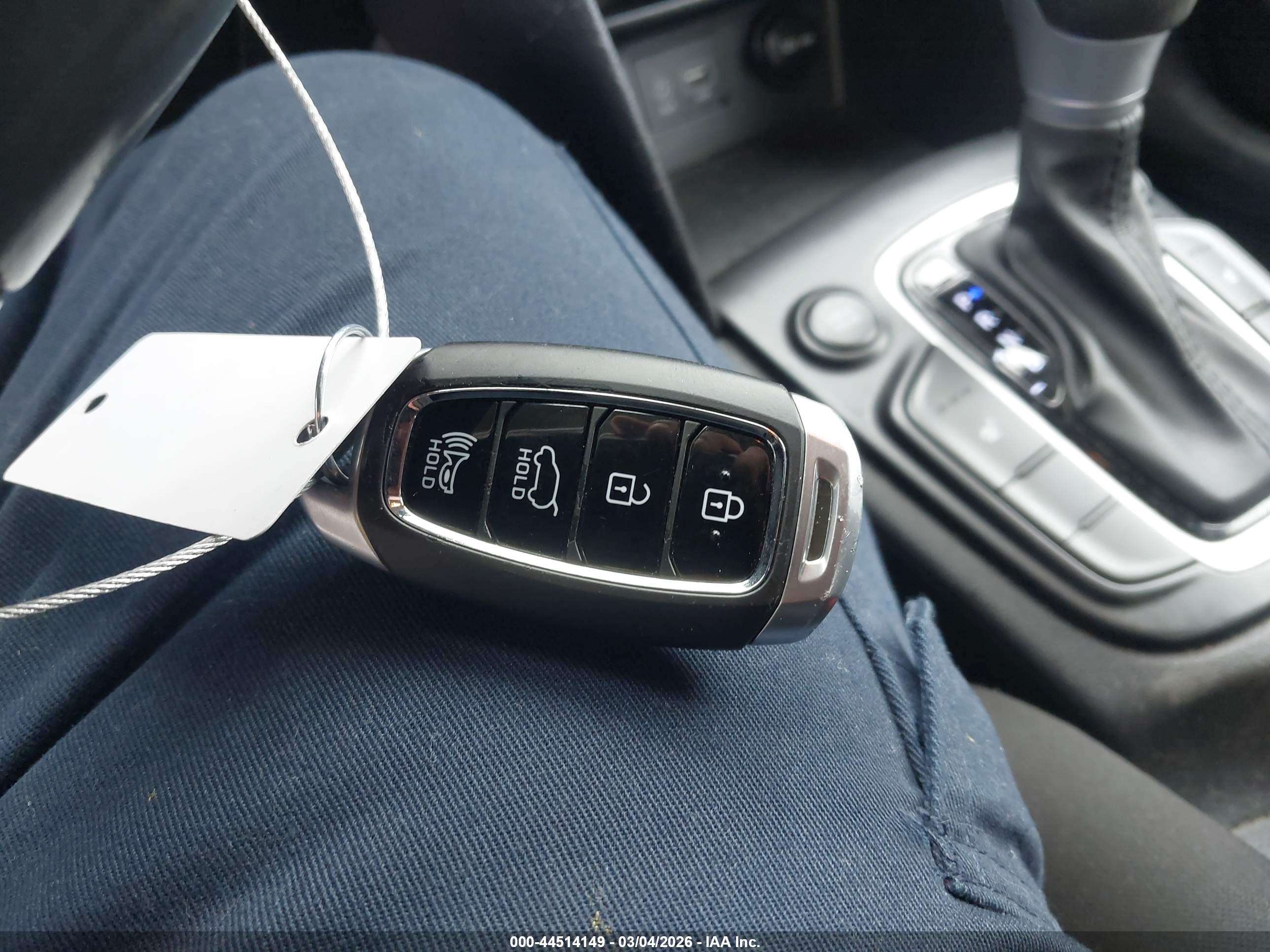 HYUNDAI KONA image 11