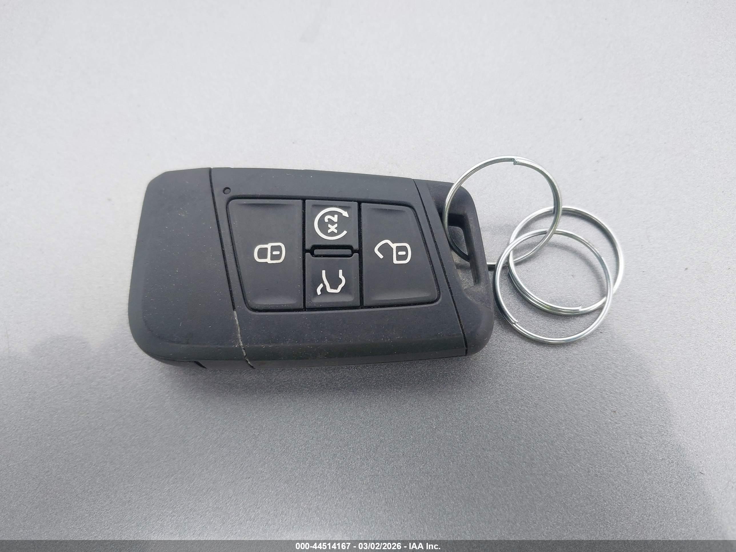 VOLKSWAGEN TAOS image 11