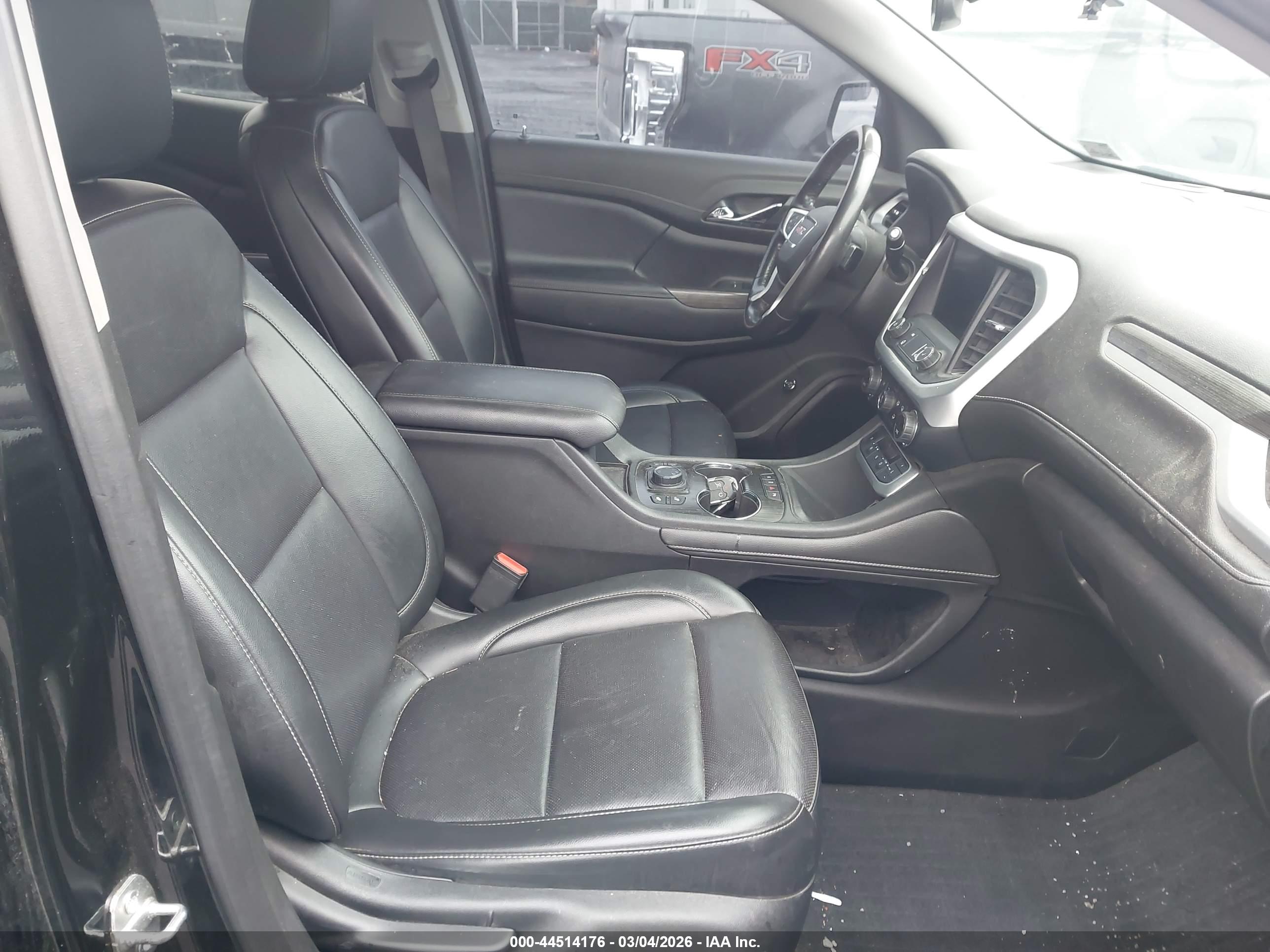 GMC ACADIA image 5