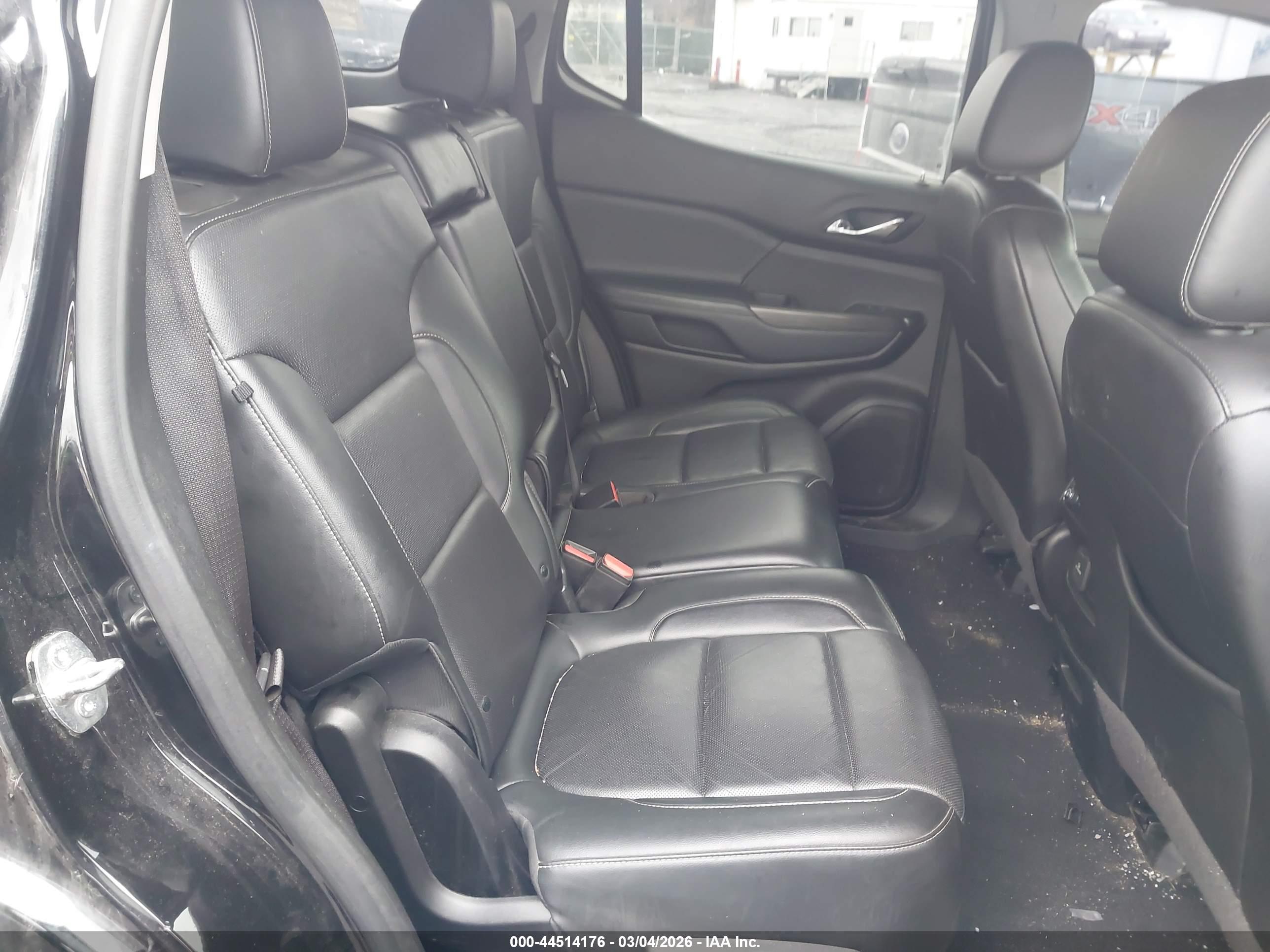 GMC ACADIA image 8