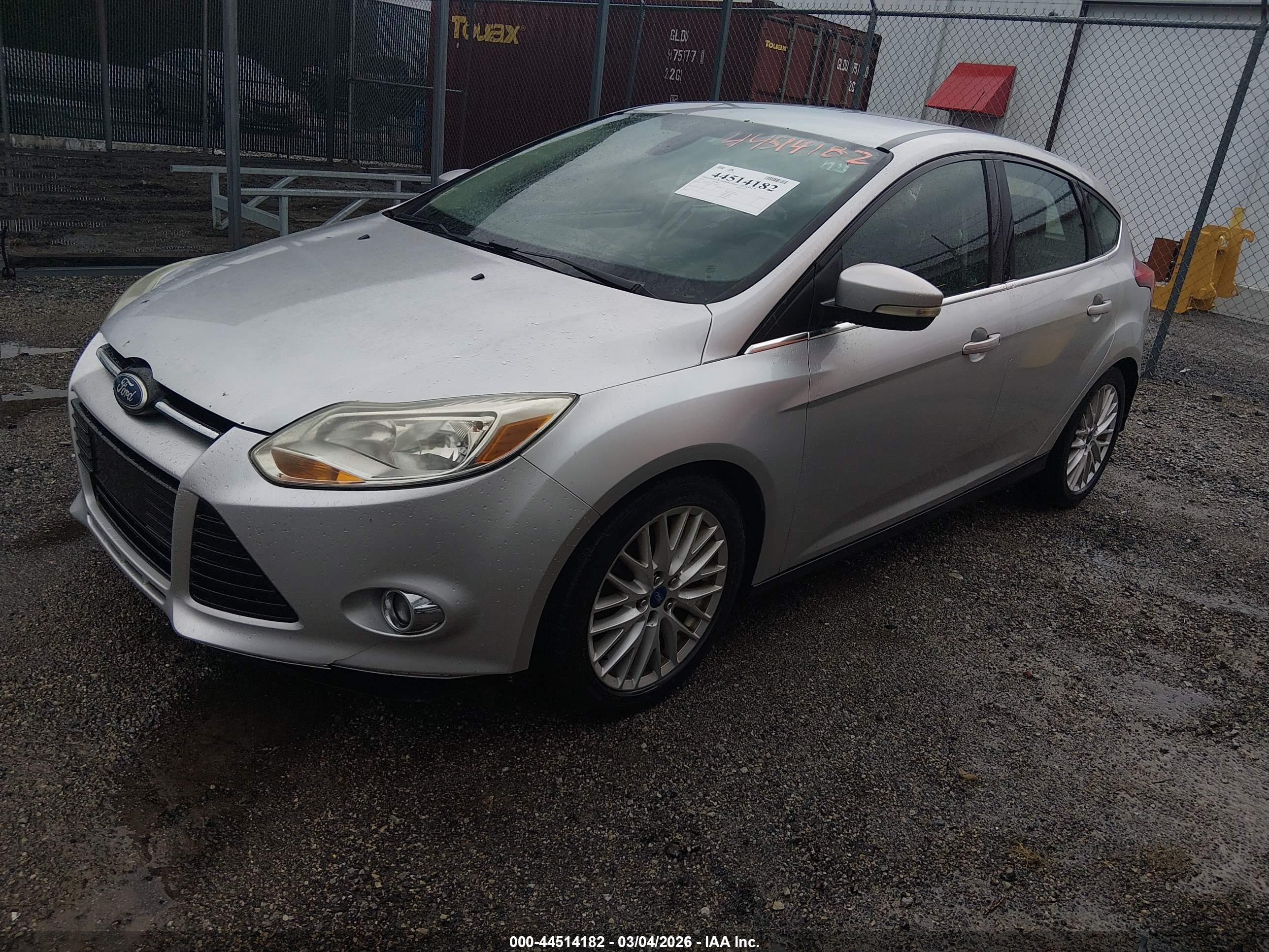 FORD FOCUS image 2