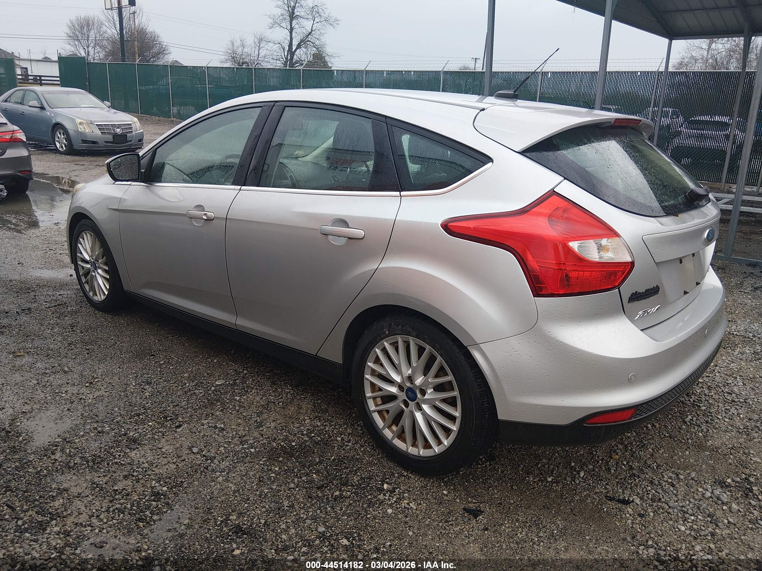 FORD FOCUS image 3