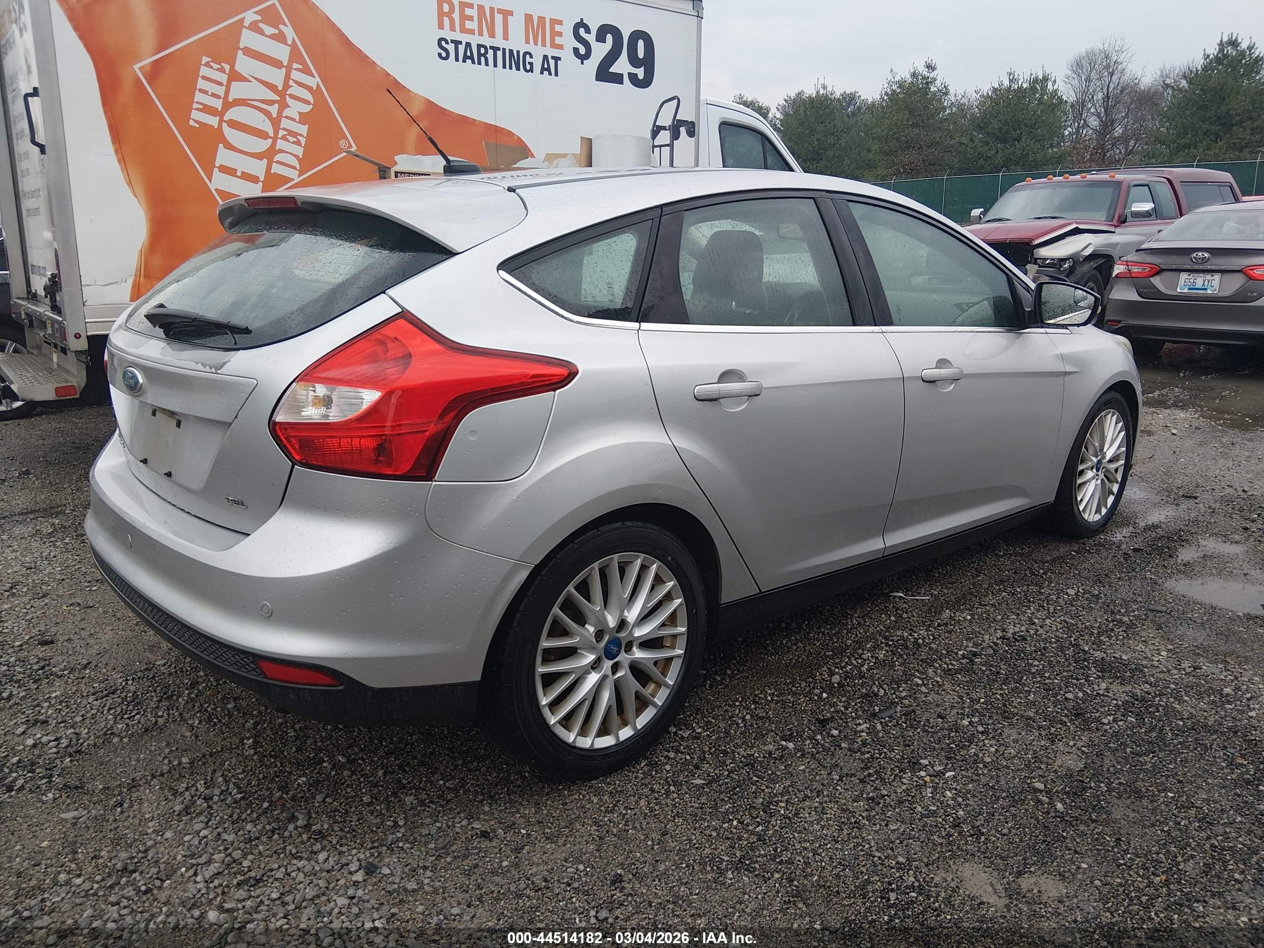FORD FOCUS image 4