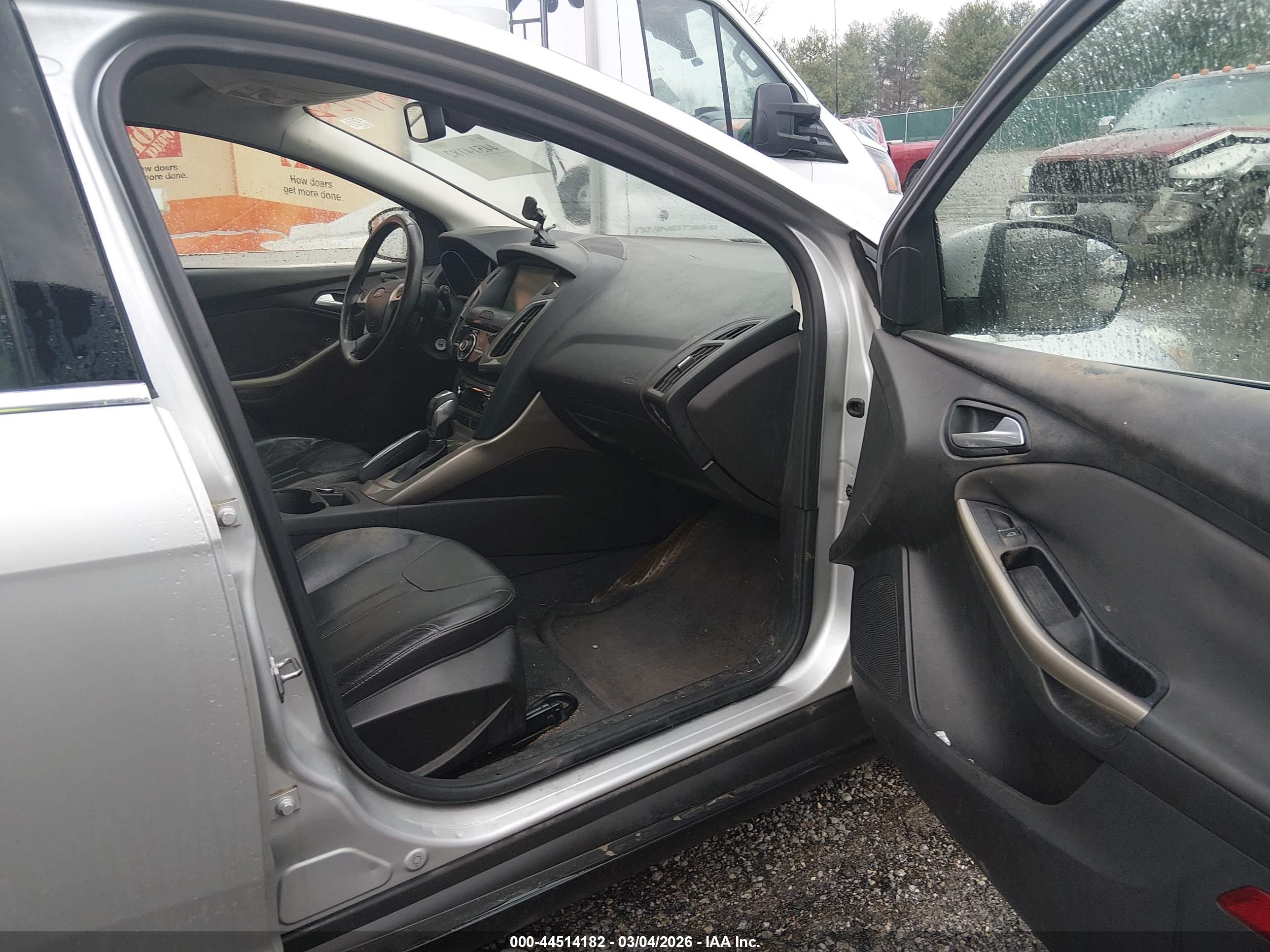 FORD FOCUS image 5