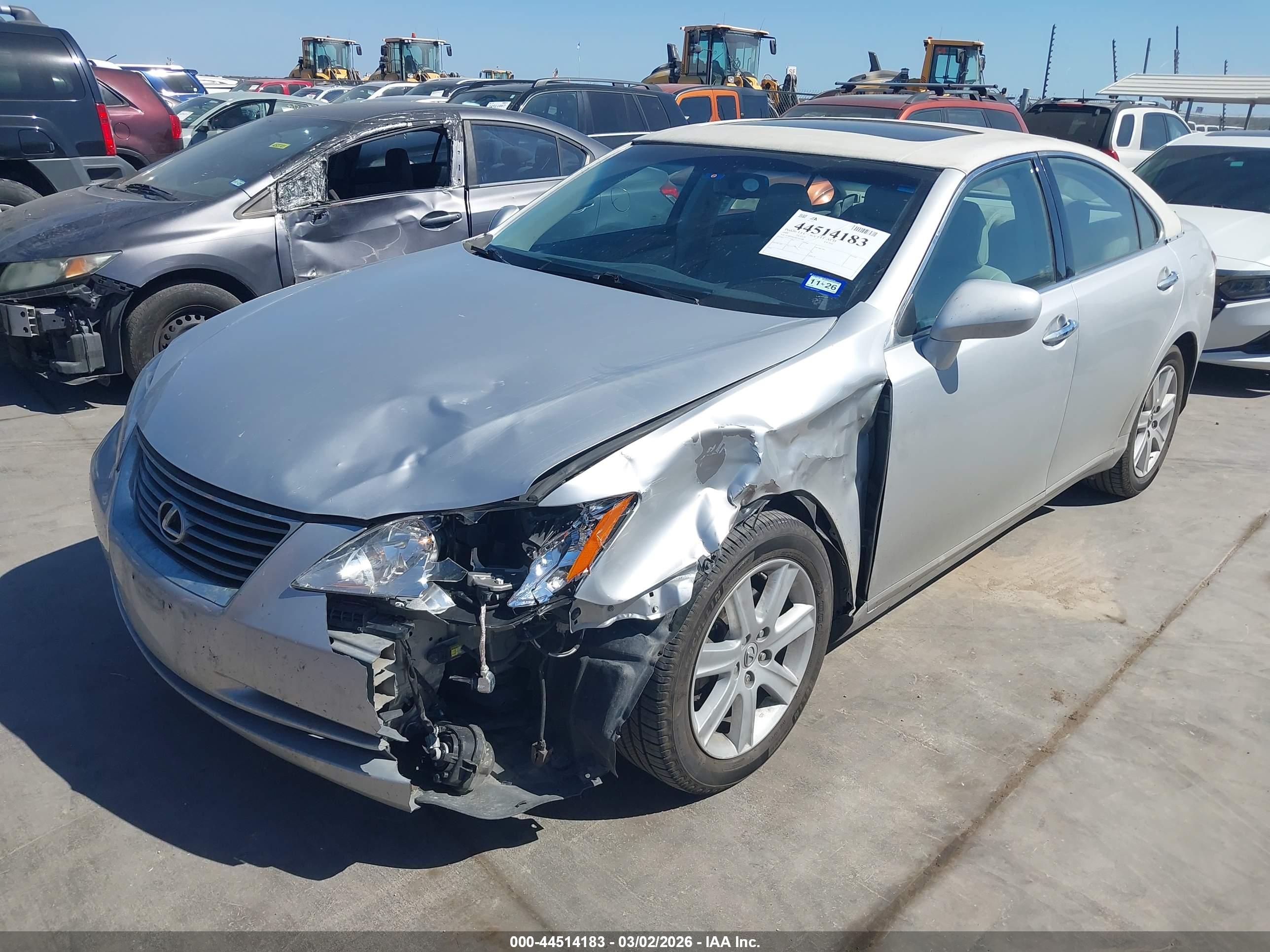 LEXUS ES image 2