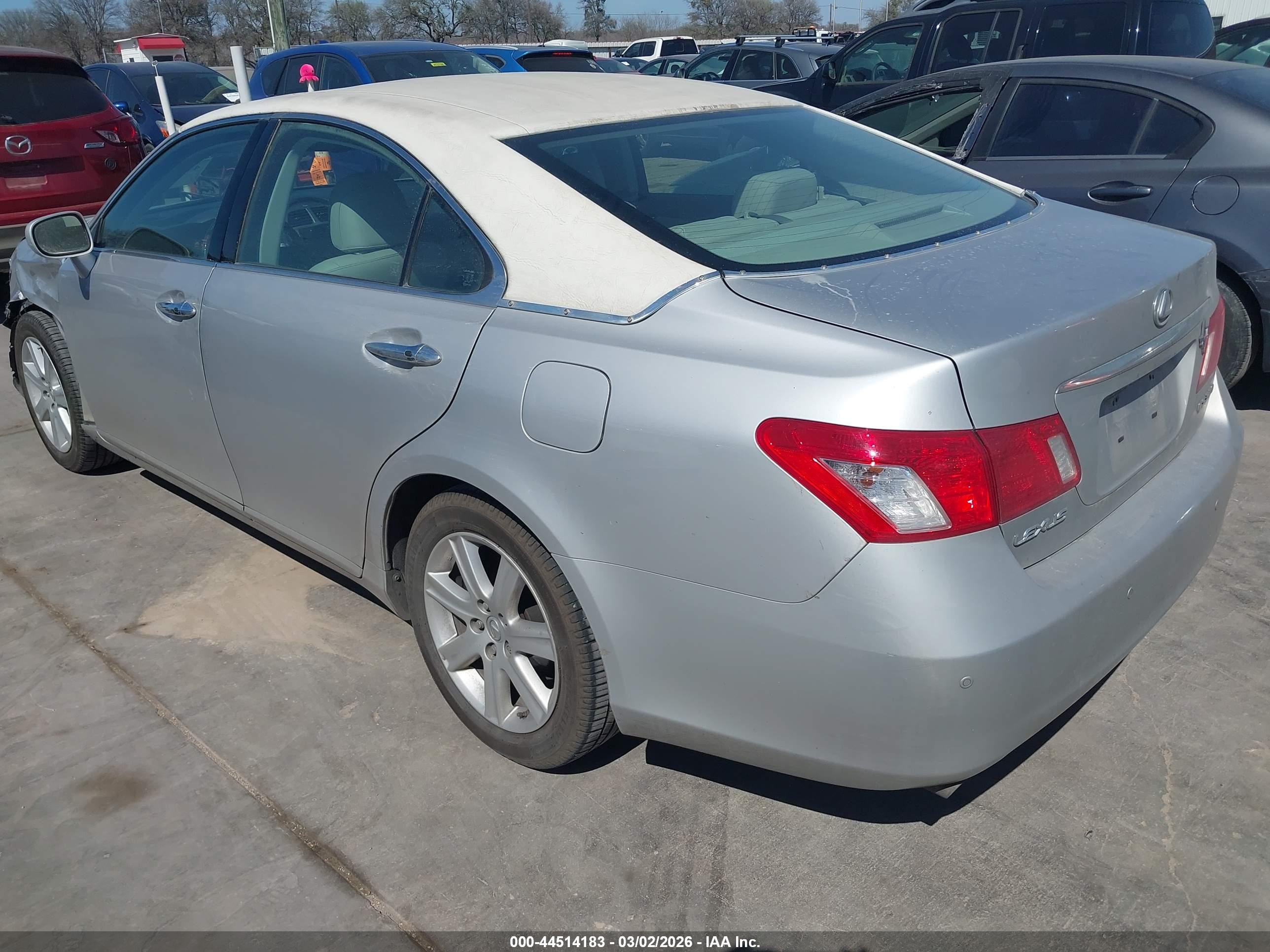 LEXUS ES image 3
