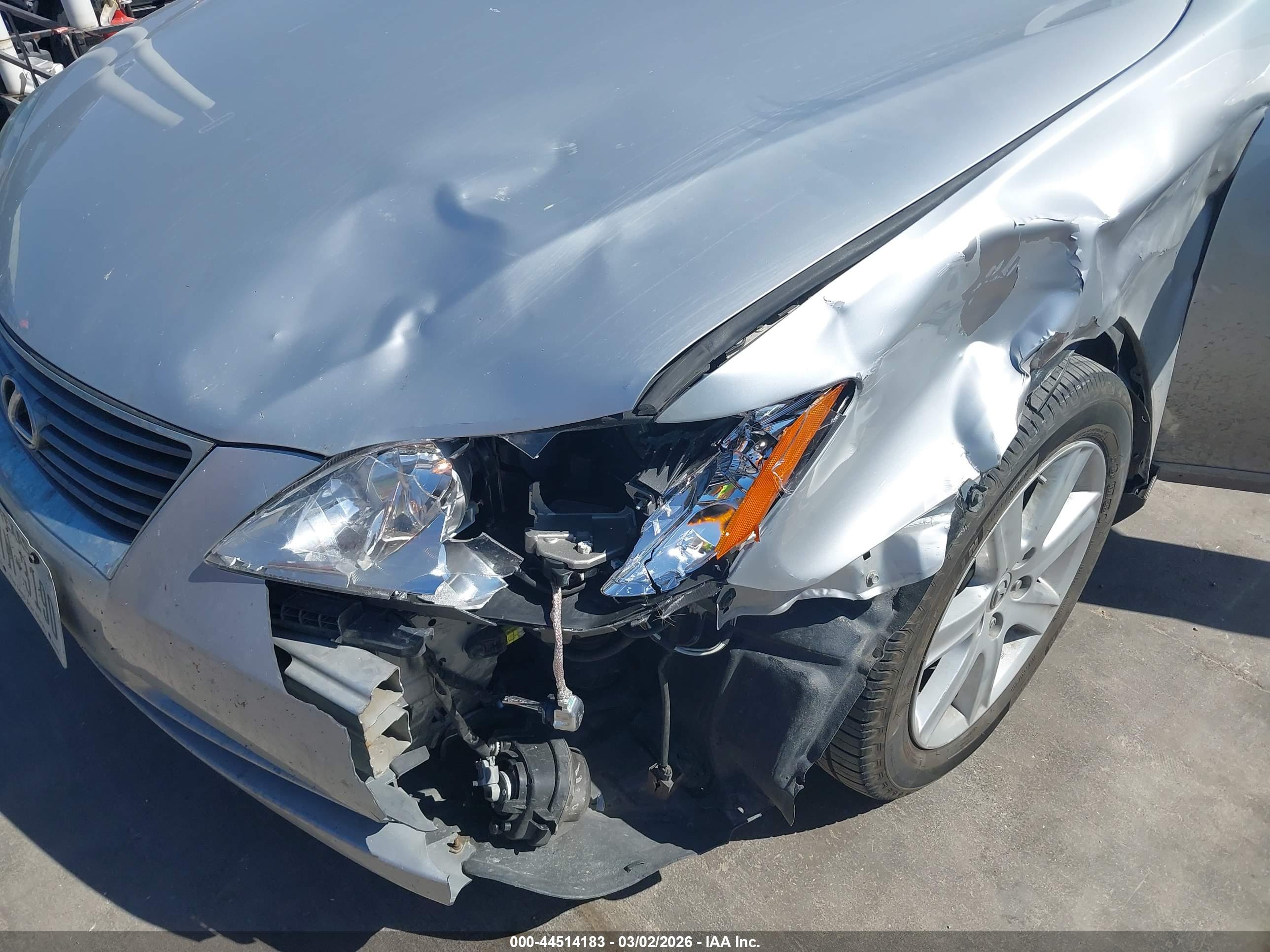 LEXUS ES image 6