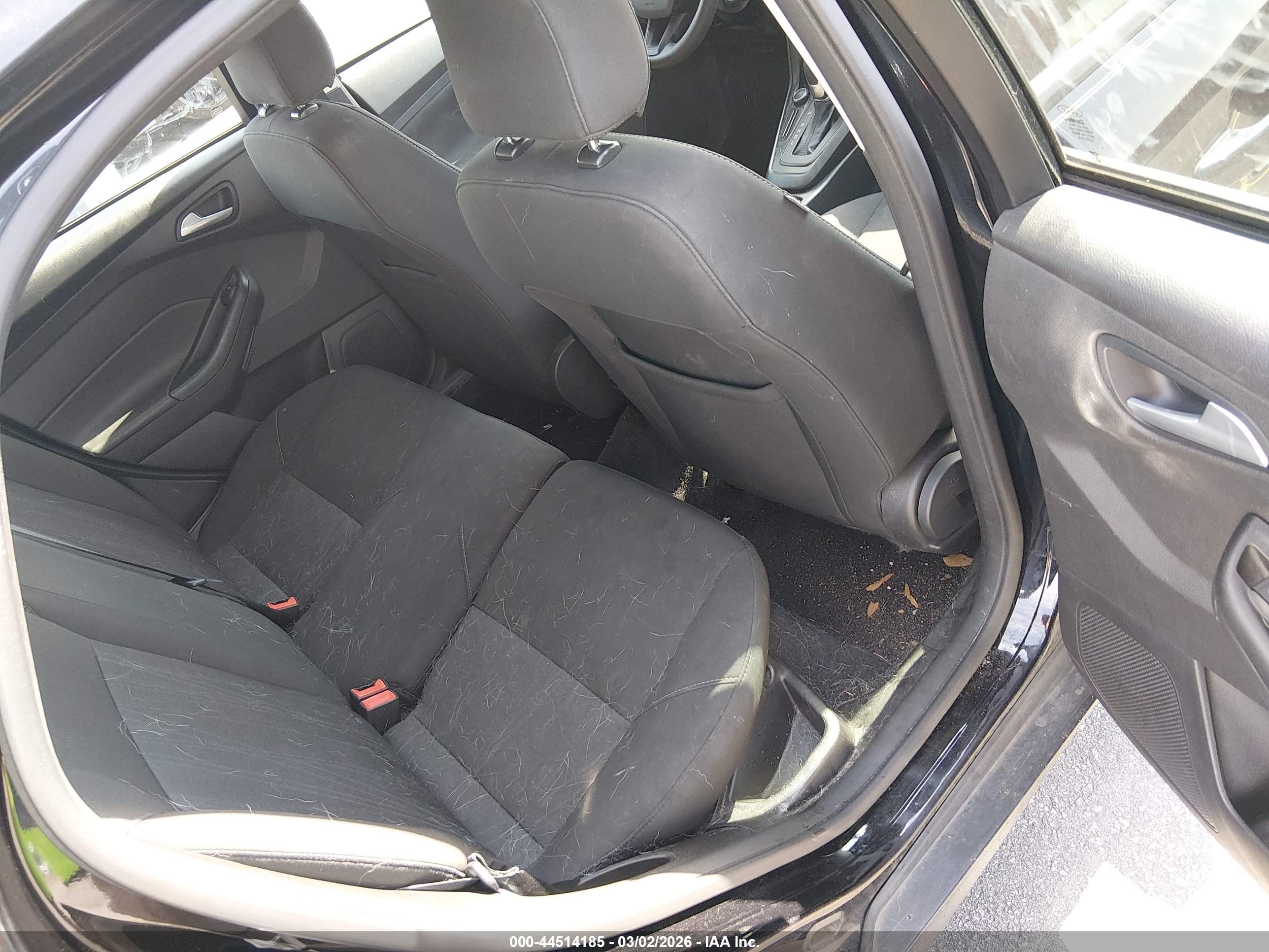 FORD FOCUS image 8