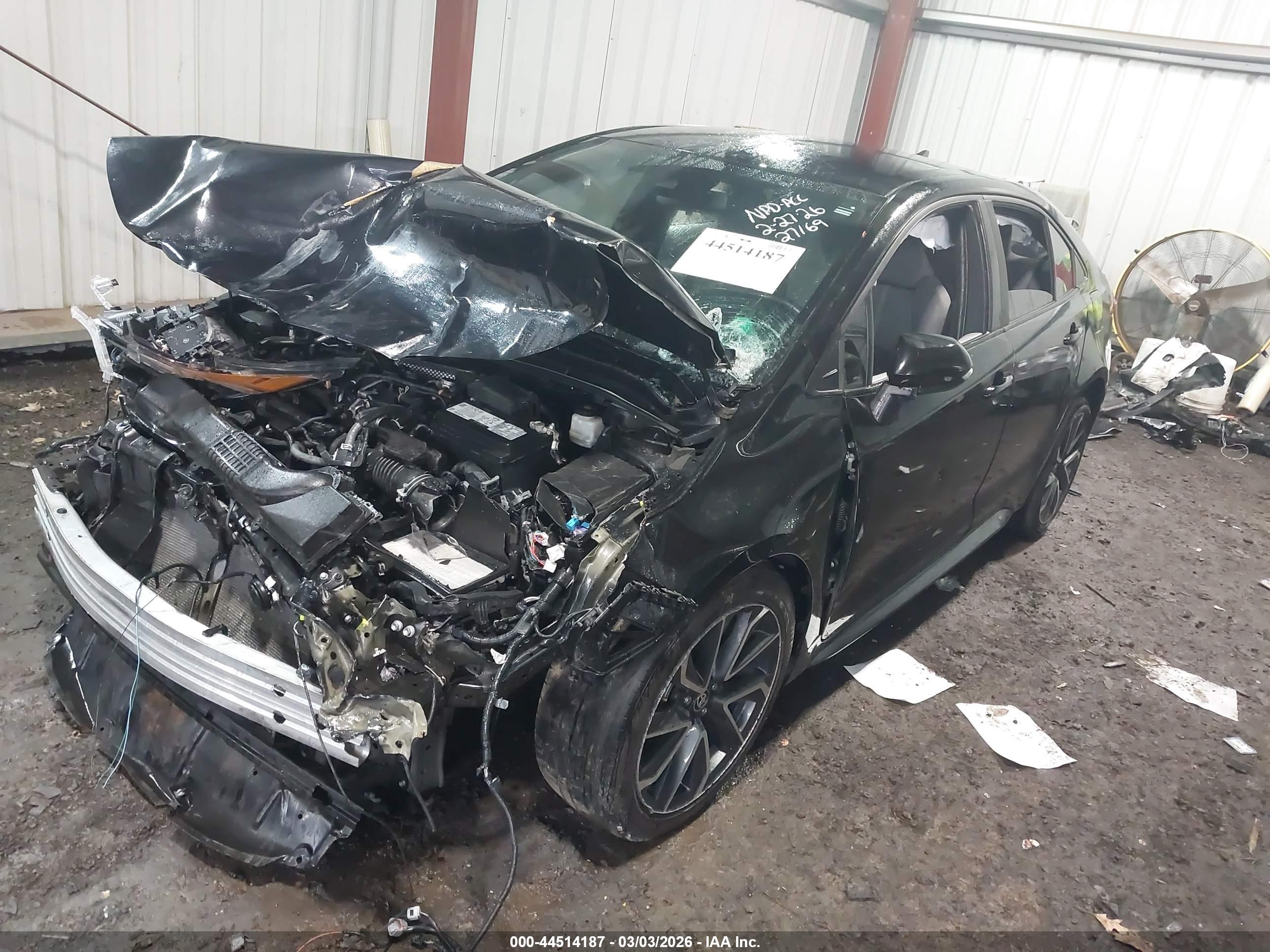 TOYOTA COROLLA image 2
