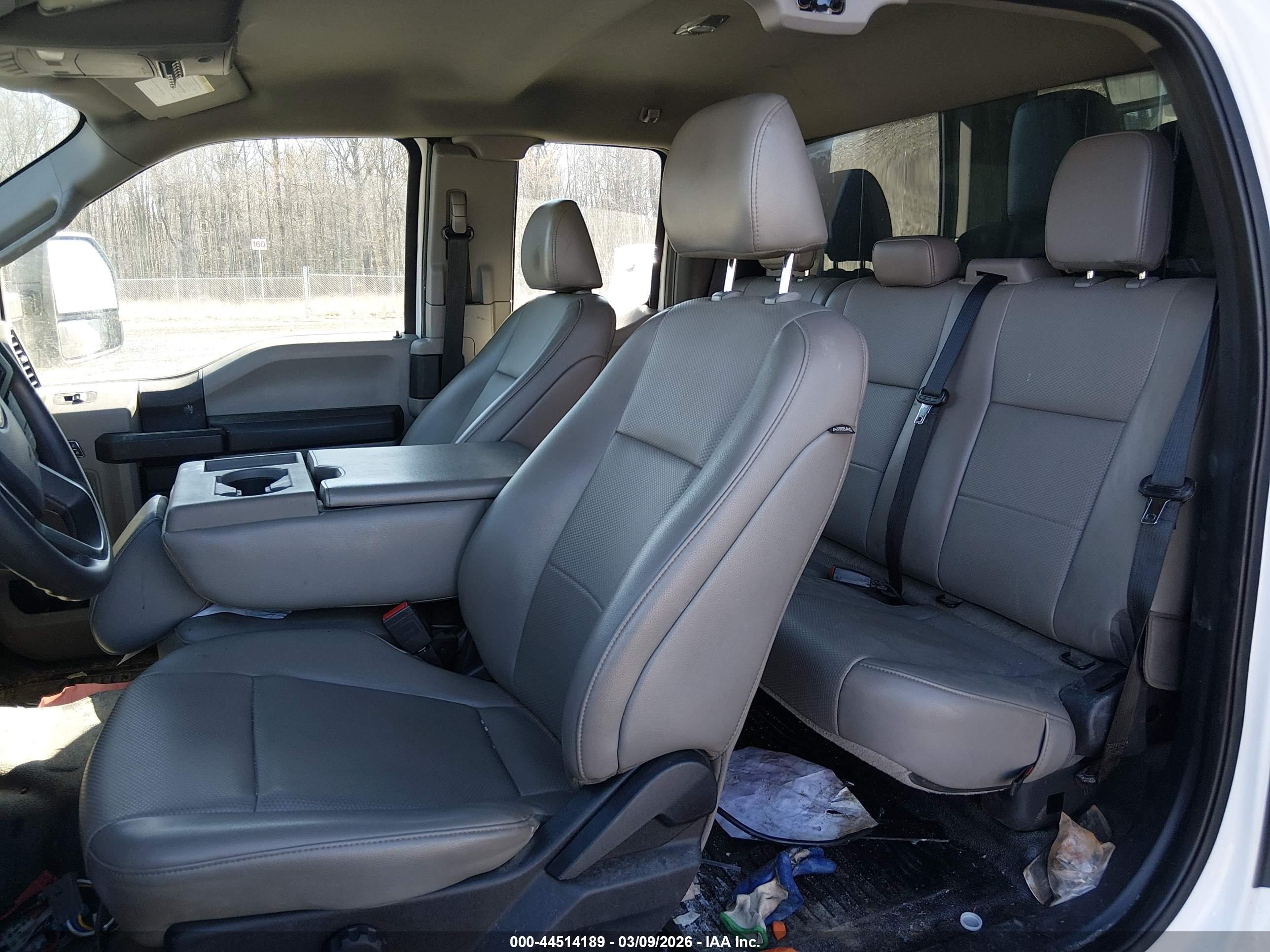 FORD F-550 image 7