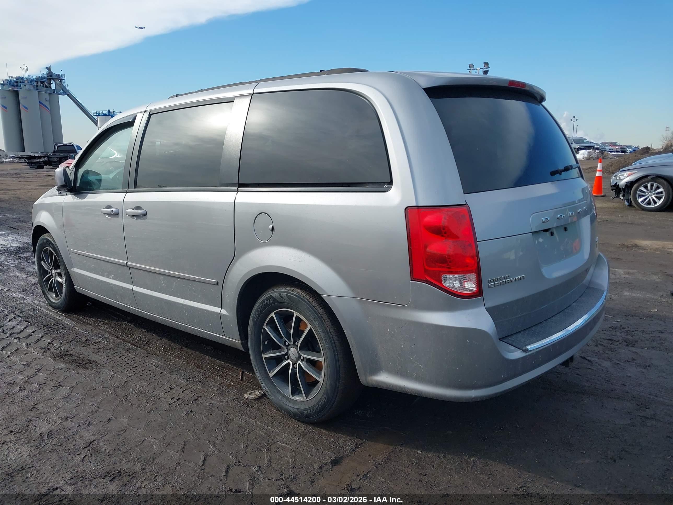 DODGE GRAND image 3