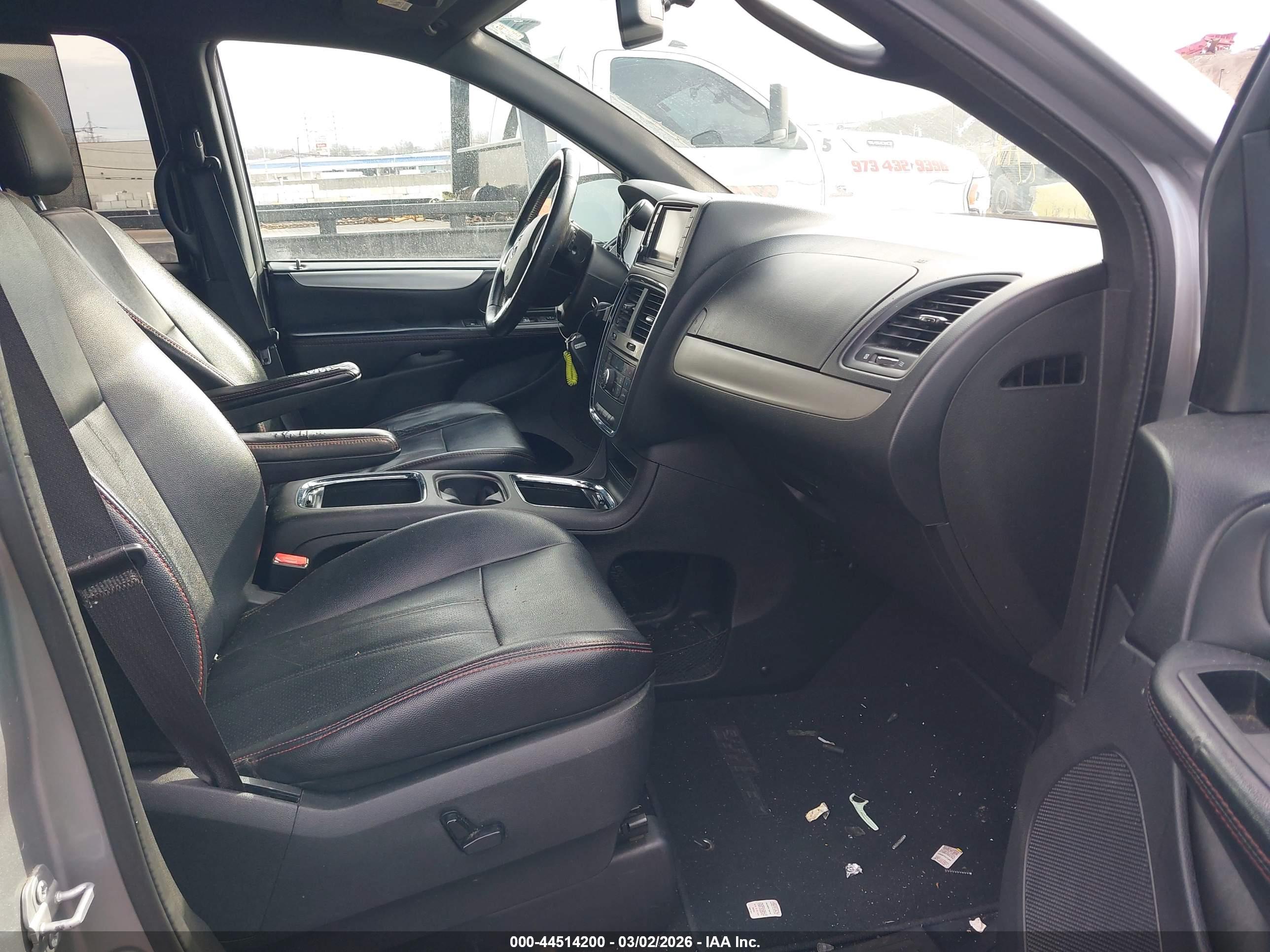 DODGE GRAND image 5