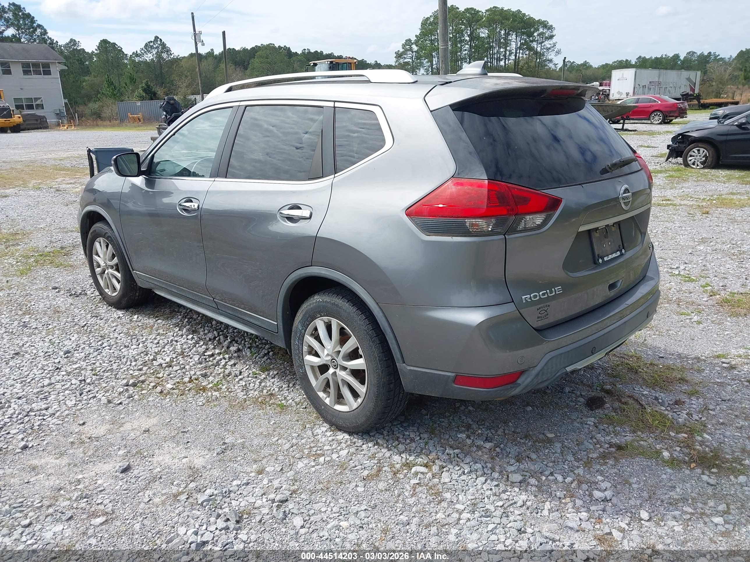 NISSAN ROGUE image 3