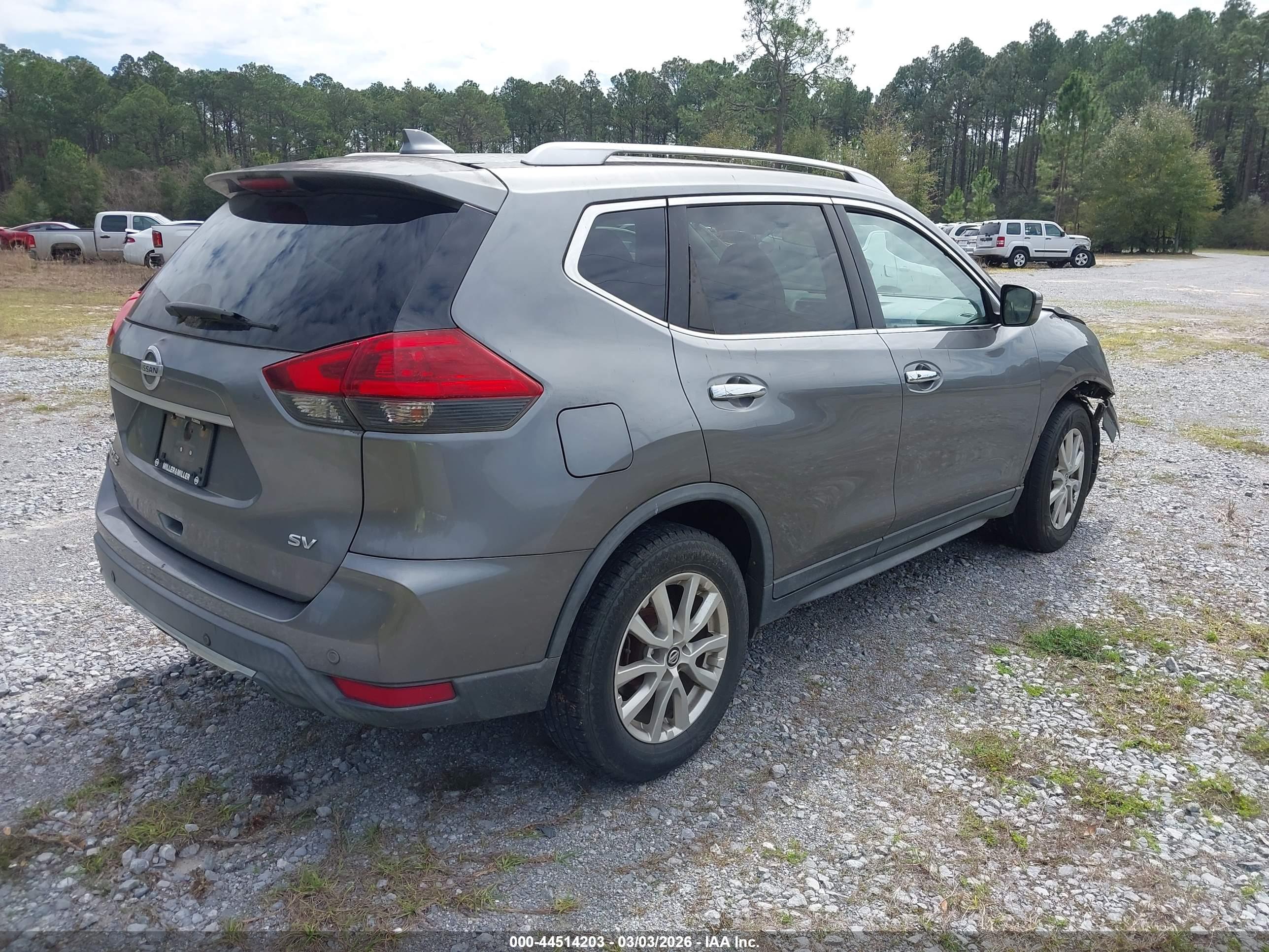 NISSAN ROGUE image 4