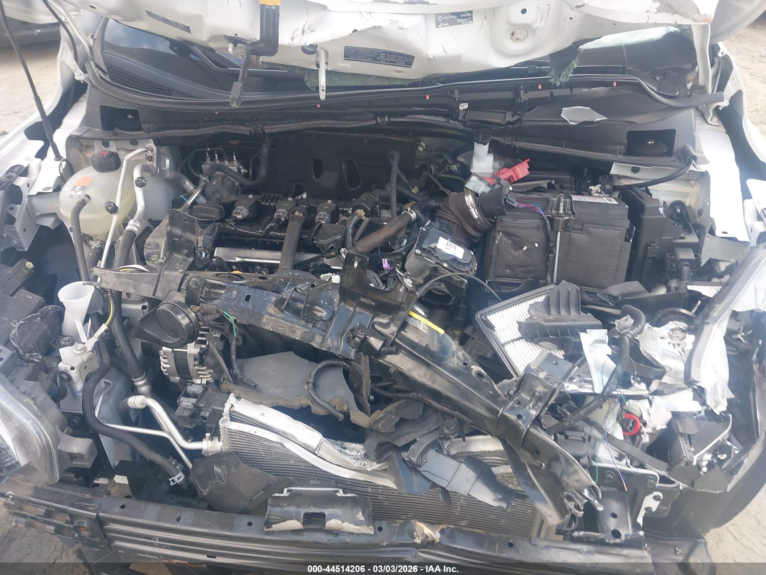 NISSAN VERSA image 10