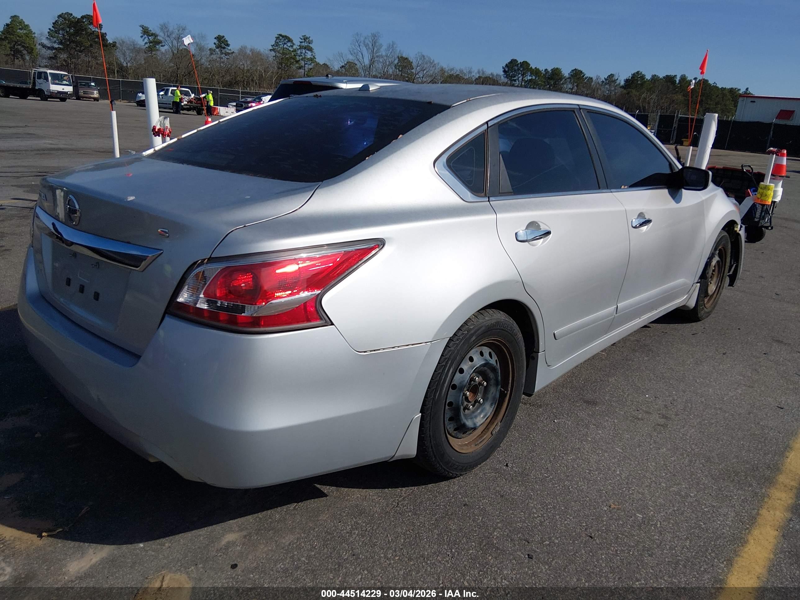 NISSAN ALTIMA image 4