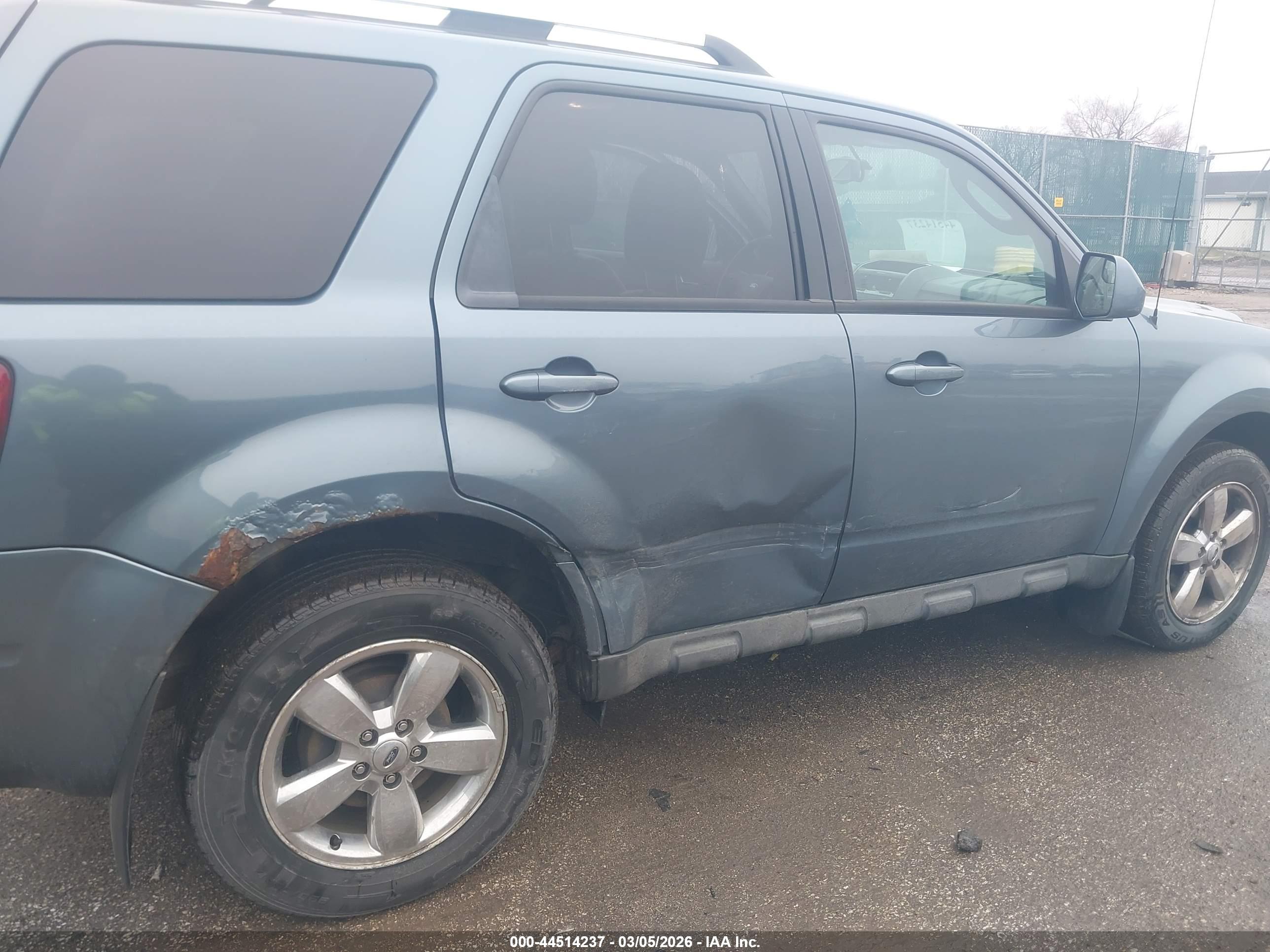 FORD ESCAPE image 6