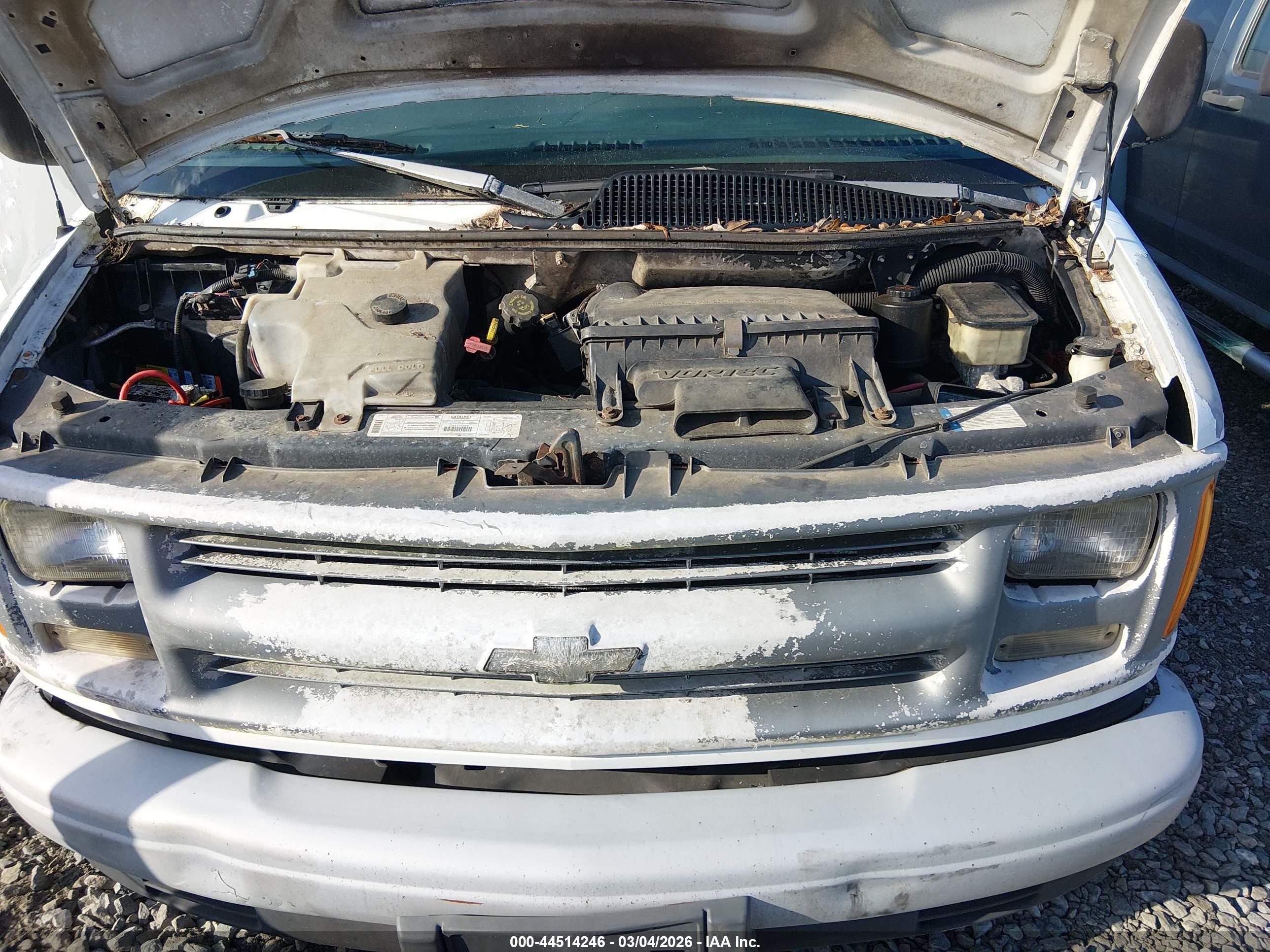 CHEVROLET EXPRESS image 10