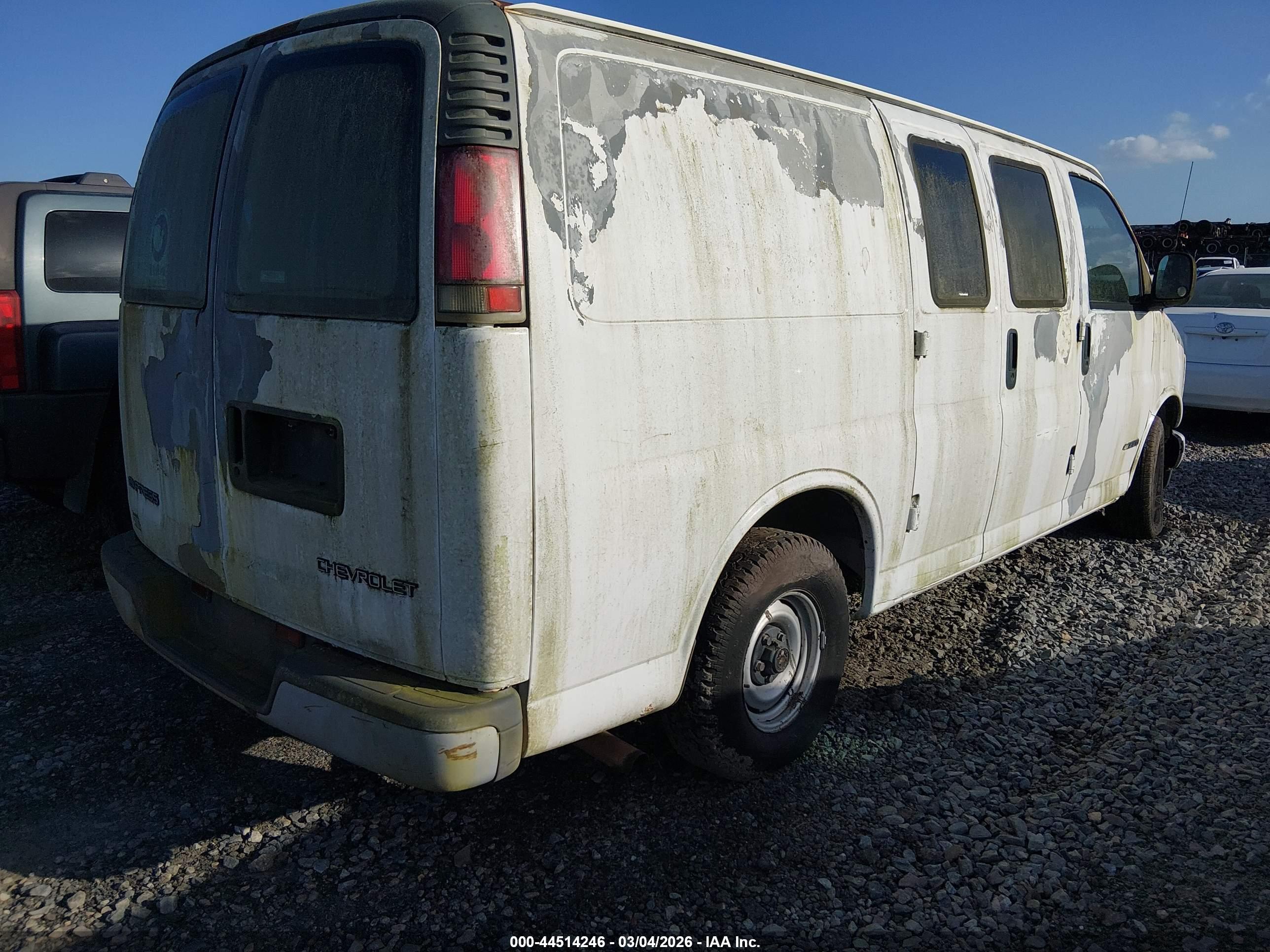 CHEVROLET EXPRESS image 4