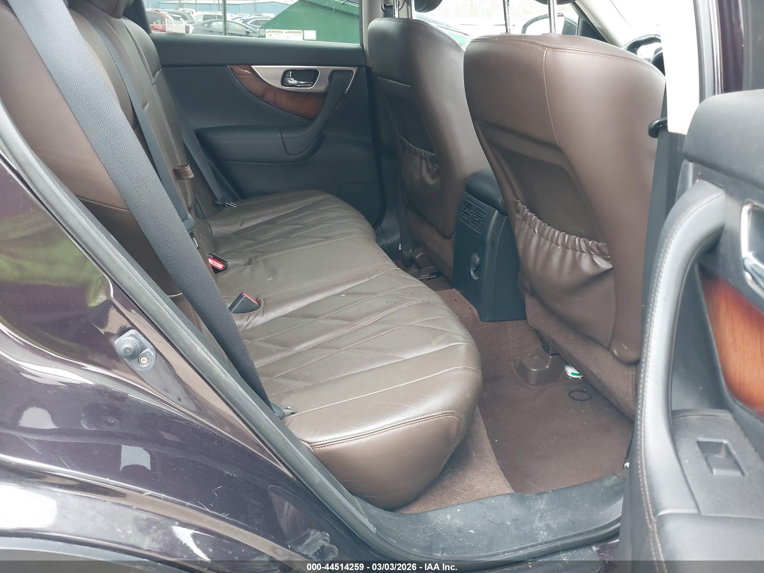 INFINITI FX35 image 8