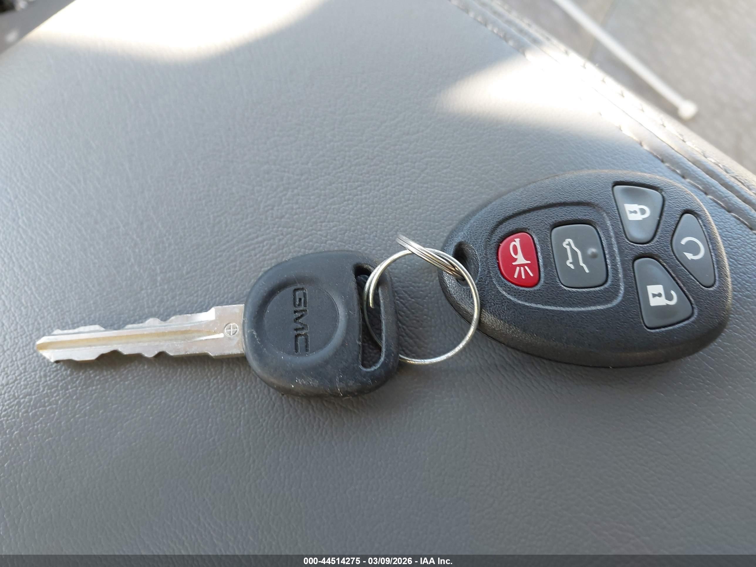 GMC ACADIA image 11