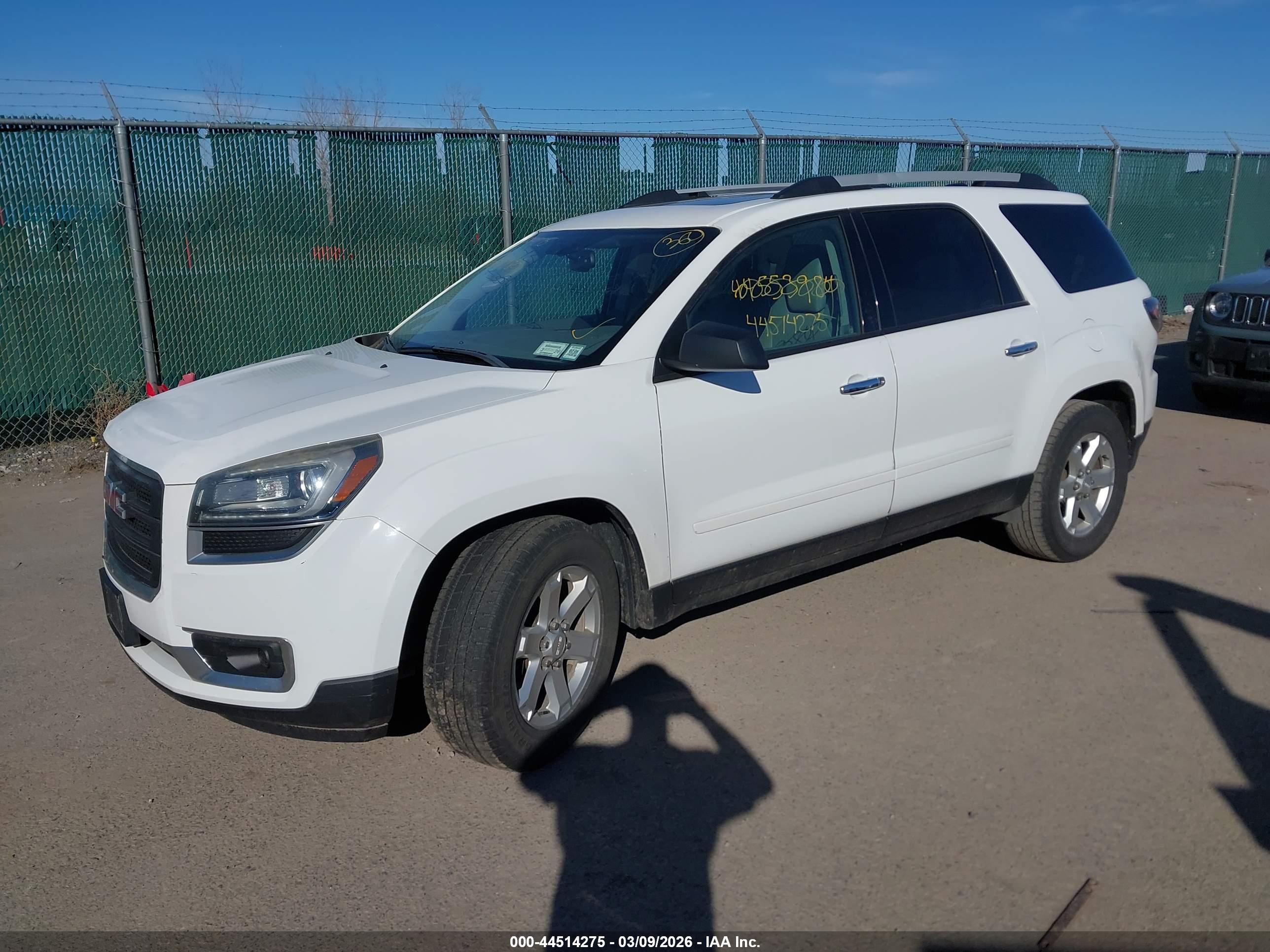 GMC ACADIA image 2