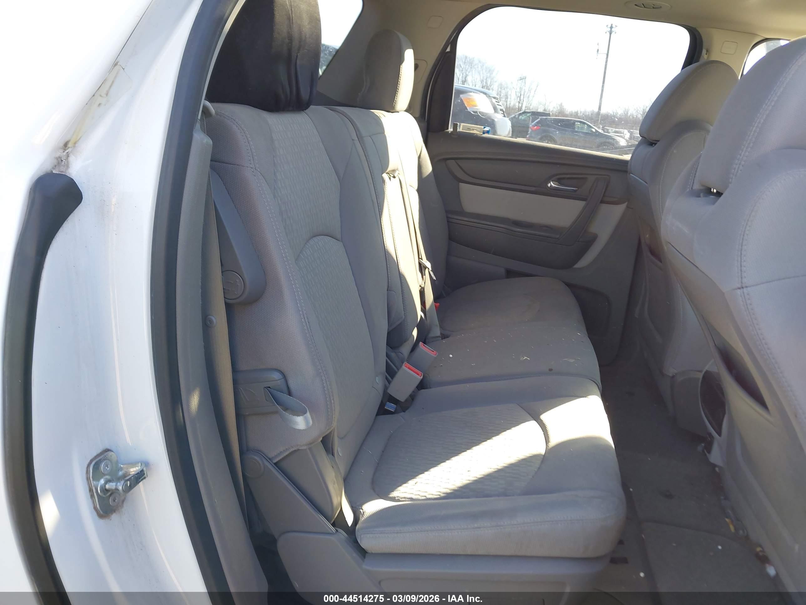 GMC ACADIA image 8
