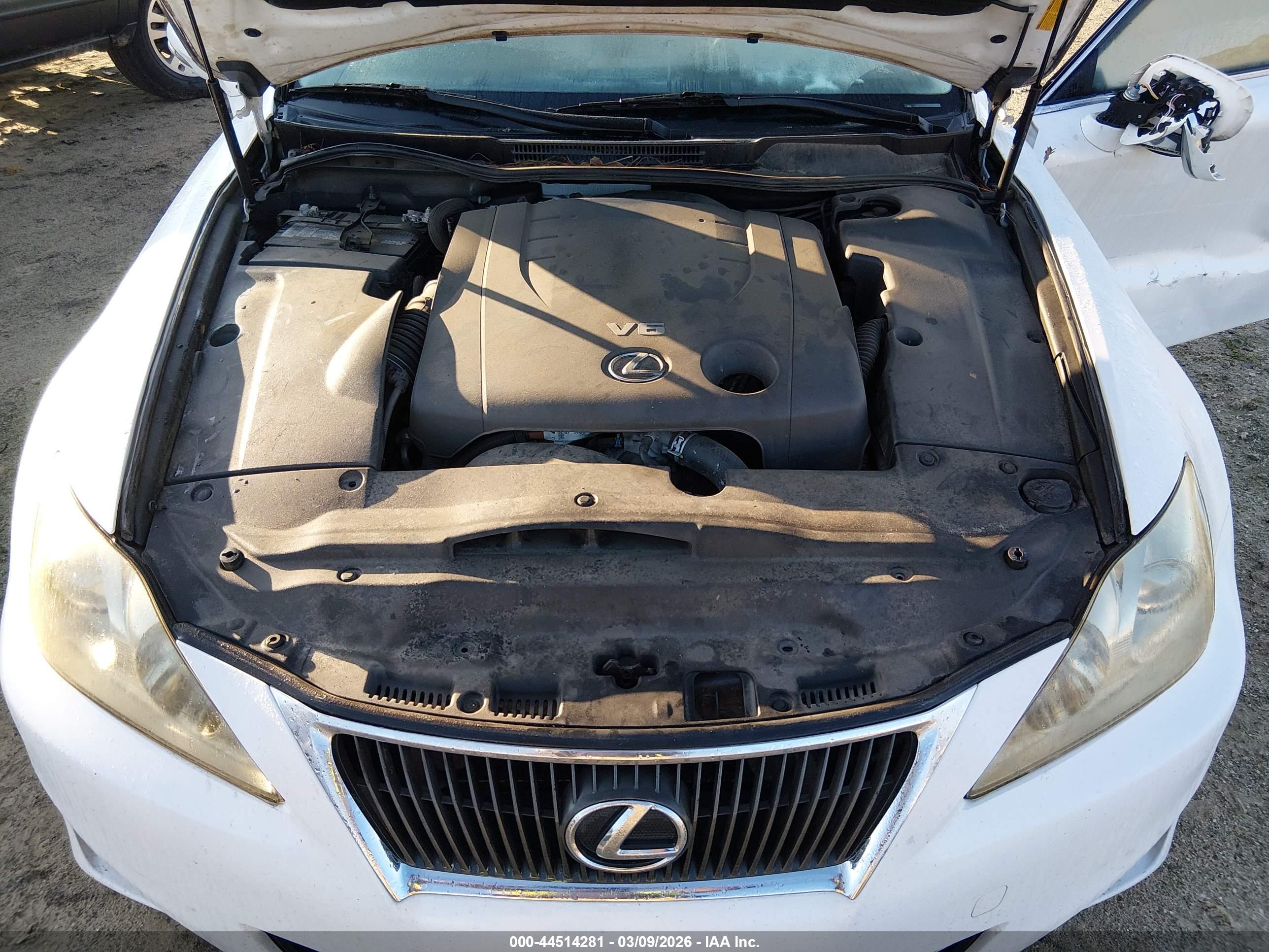 LEXUS IS image 10
