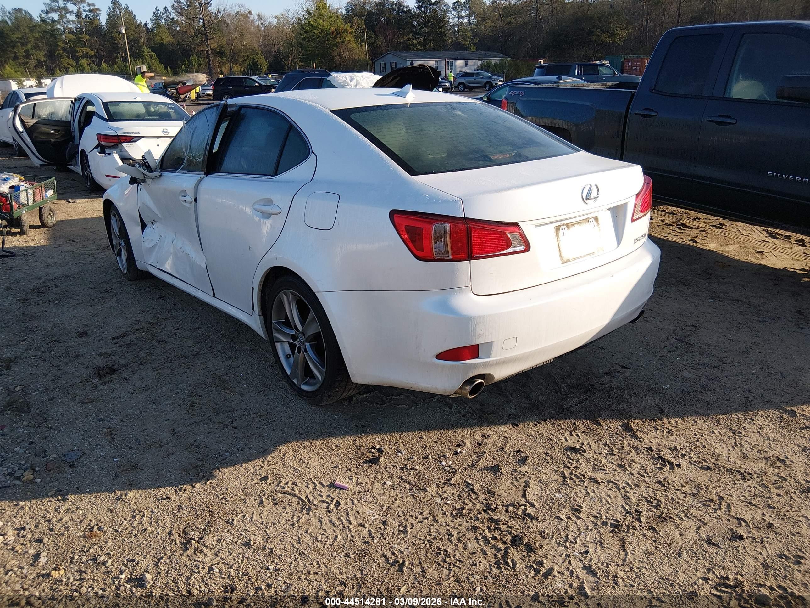 LEXUS IS image 3