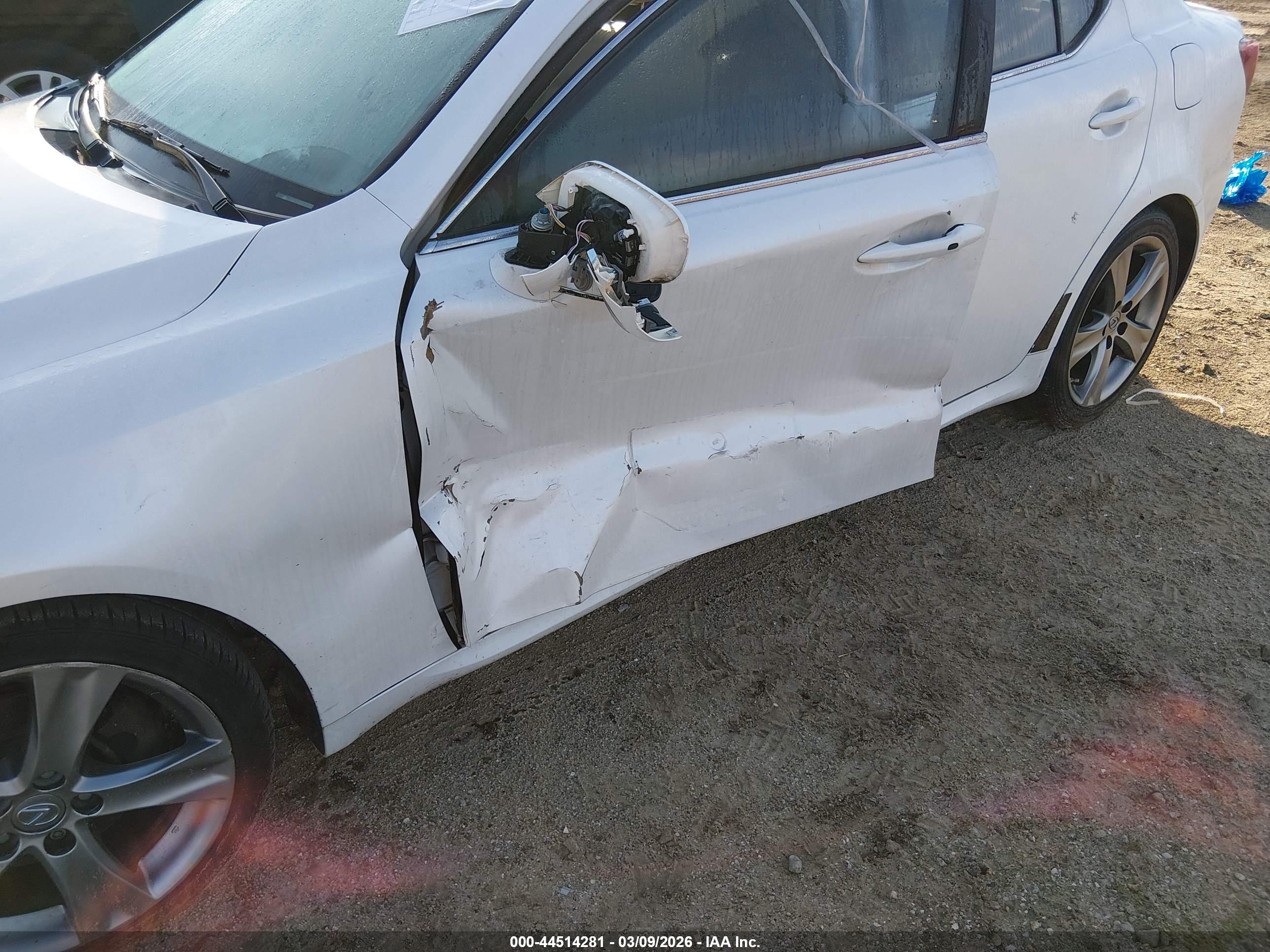 LEXUS IS image 6