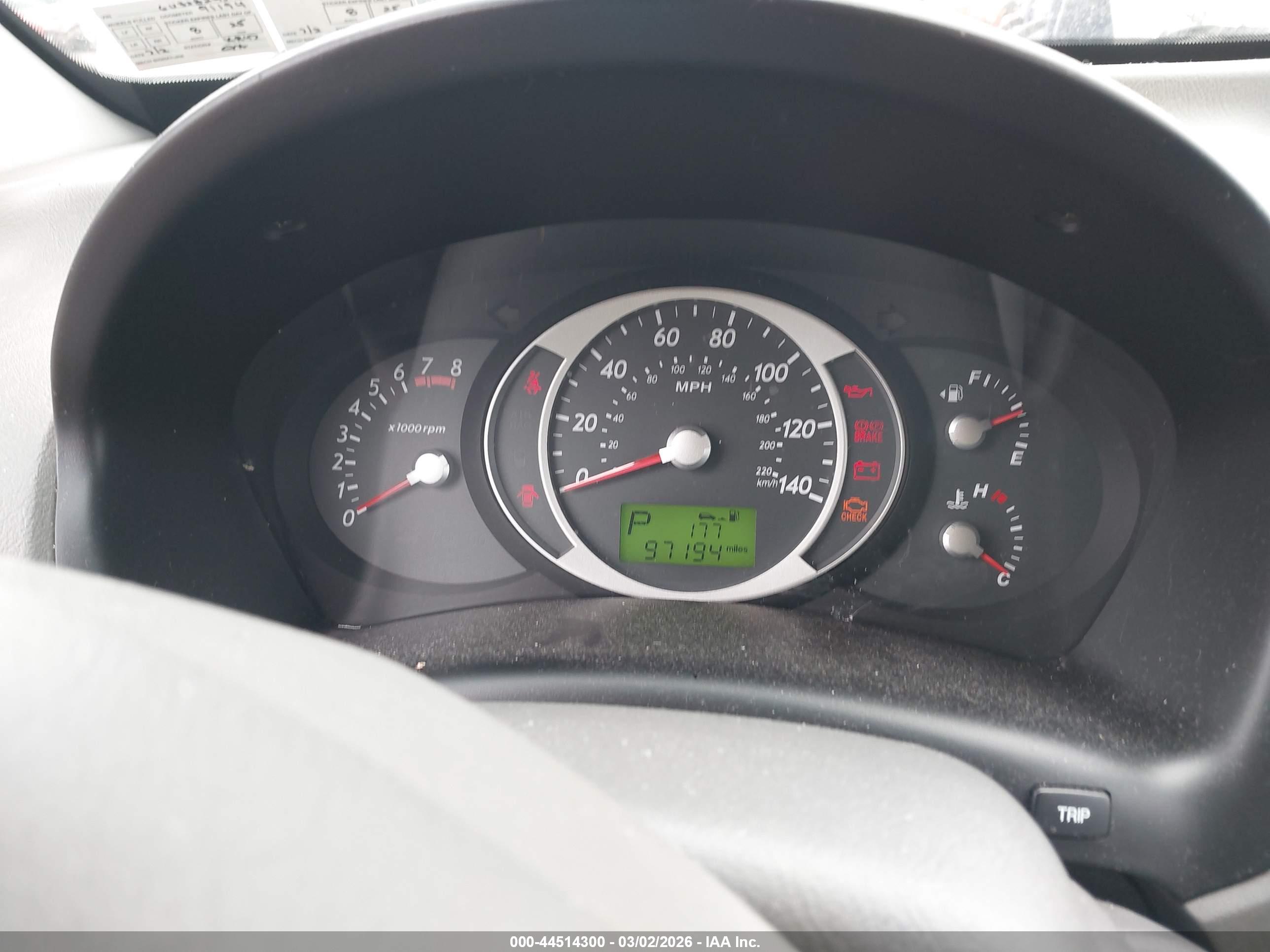 HYUNDAI TUCSON image 7