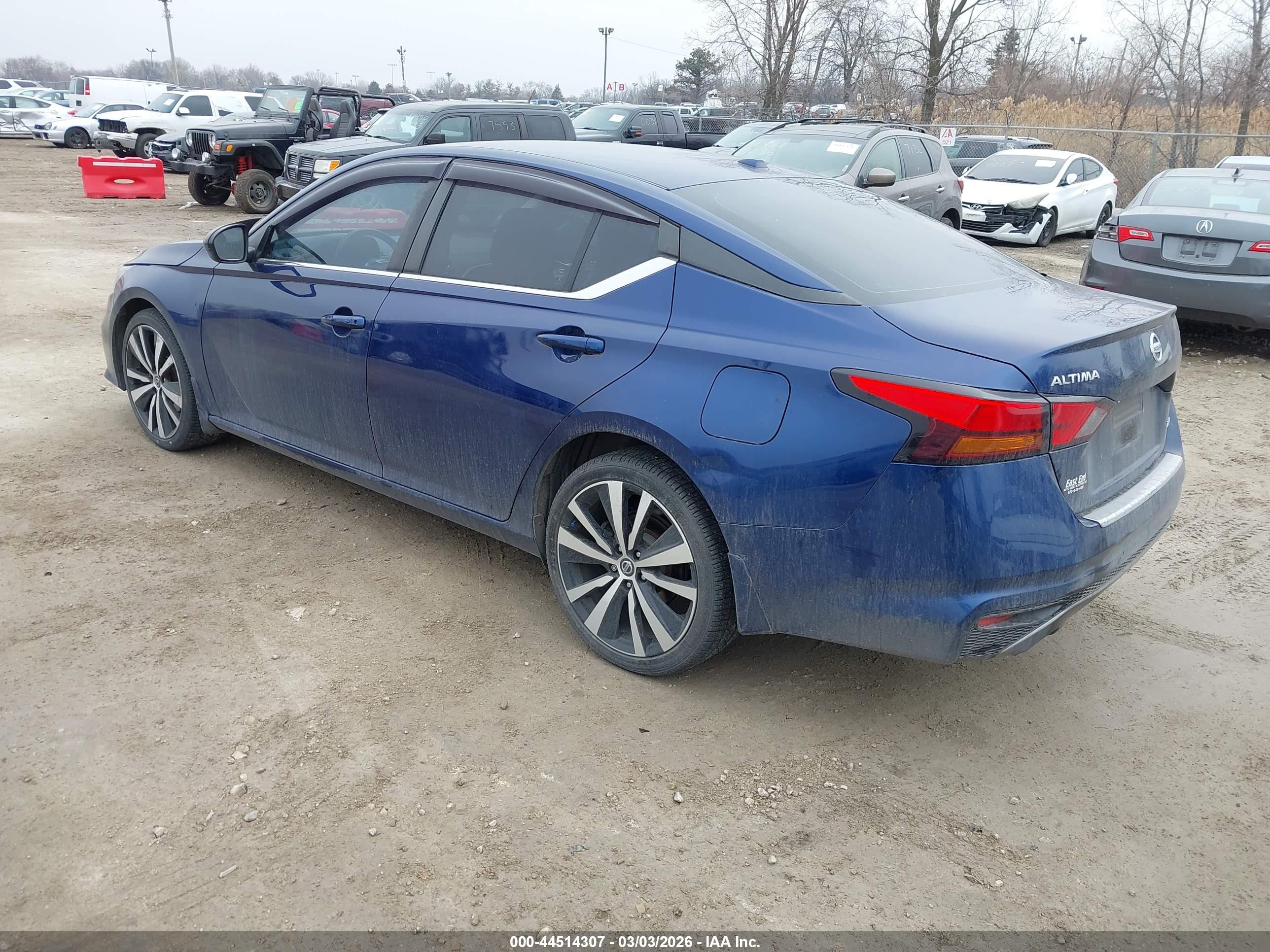 NISSAN ALTIMA image 3