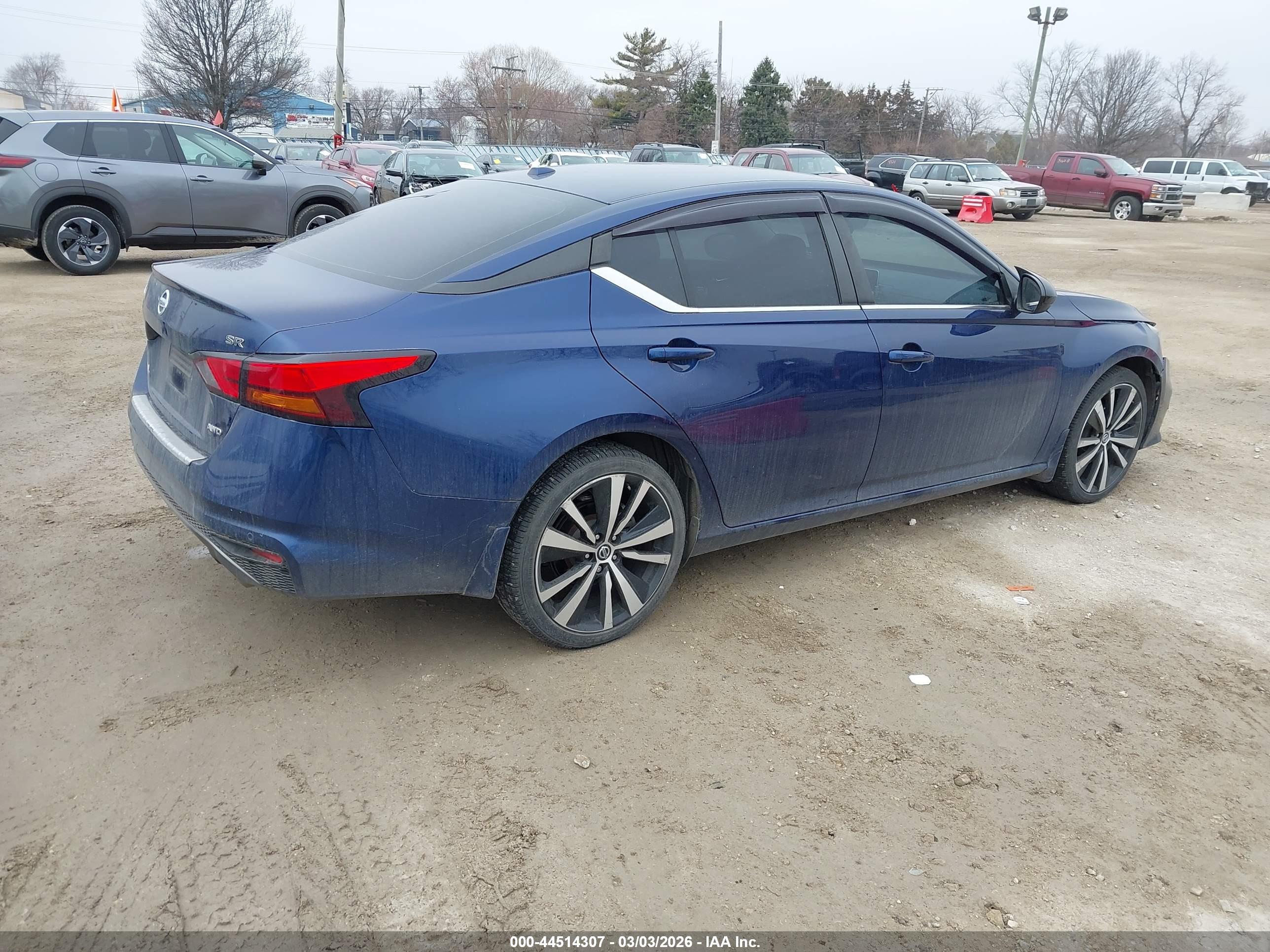 NISSAN ALTIMA image 4
