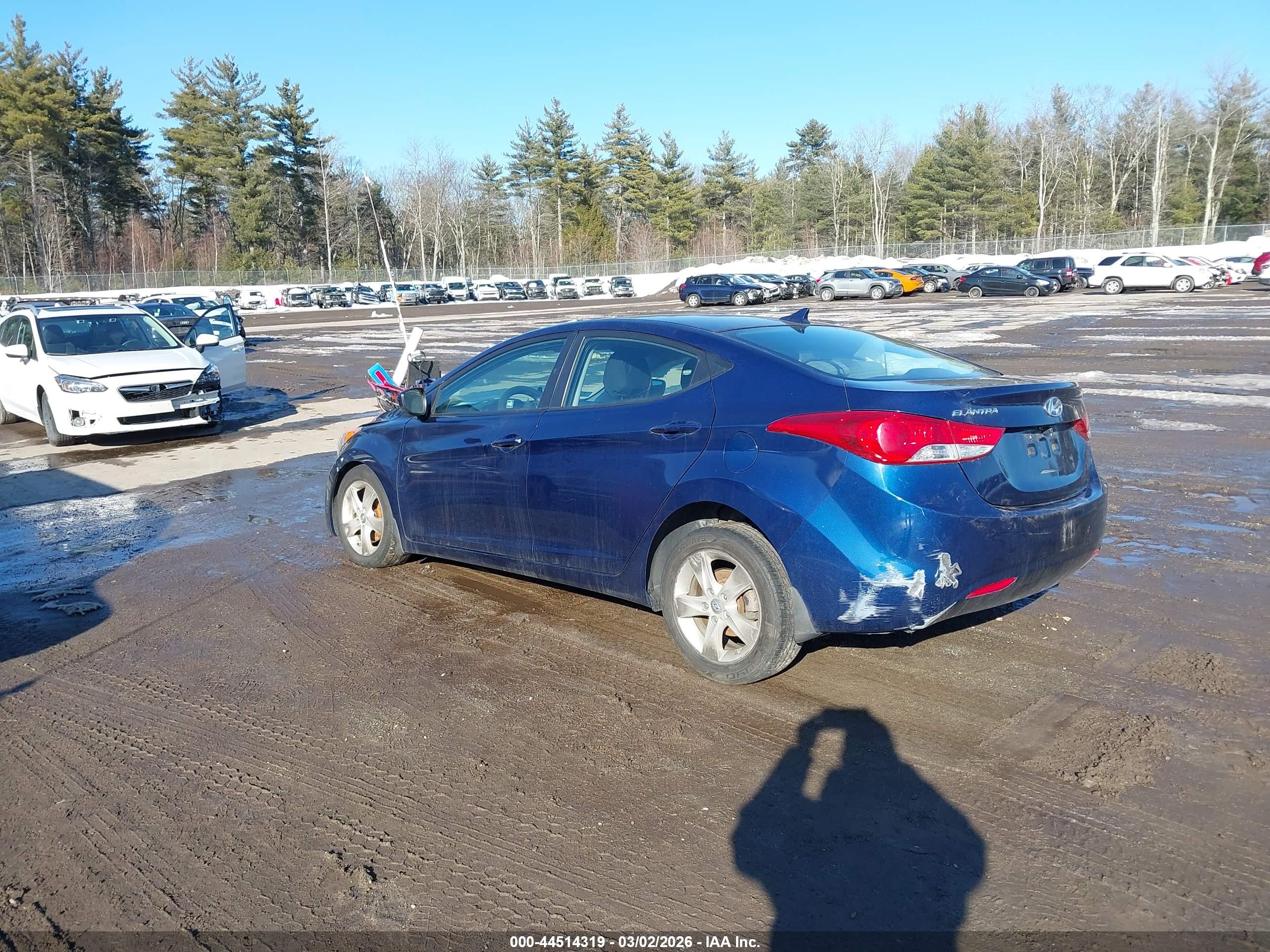 HYUNDAI ELANTRA image 3