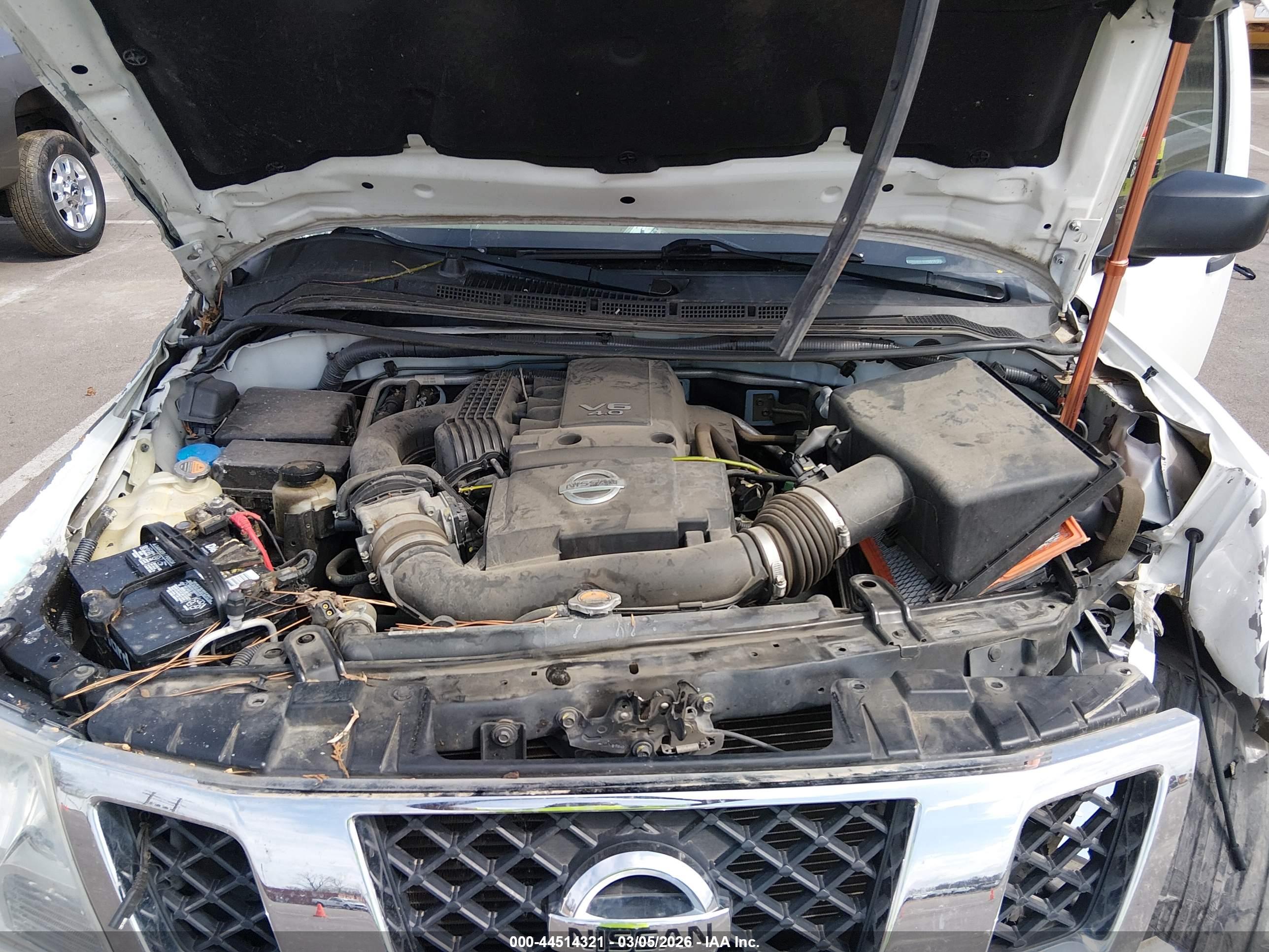 NISSAN FRONTIER image 10