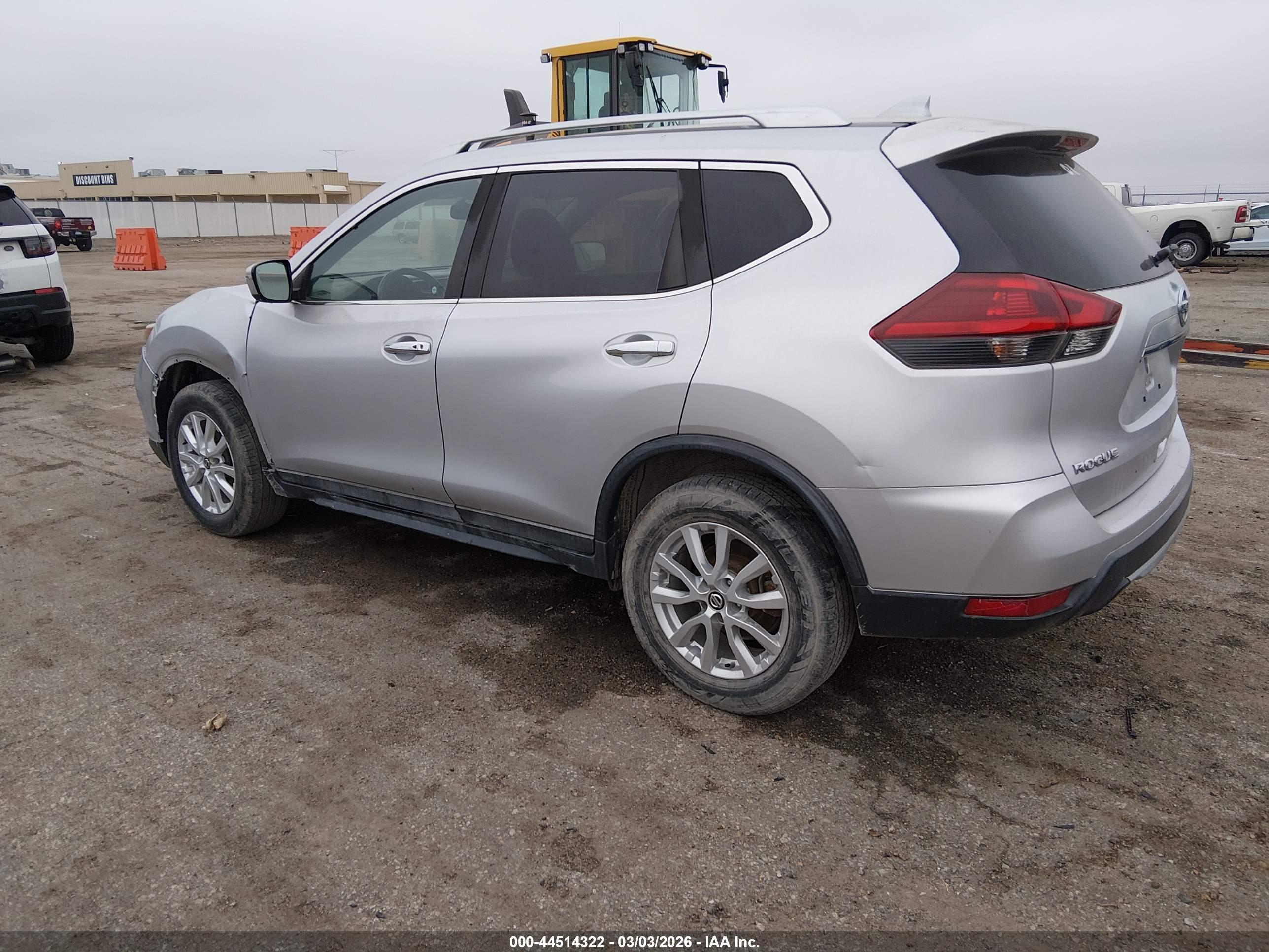NISSAN ROGUE image 3