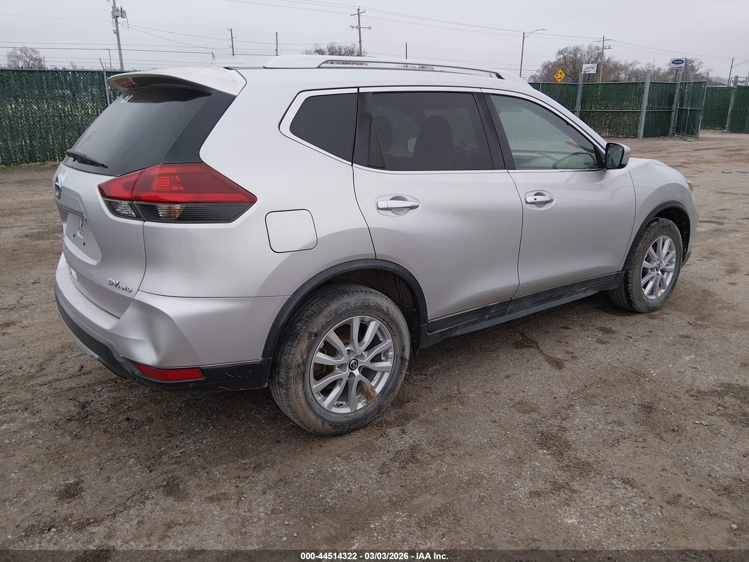 NISSAN ROGUE image 4