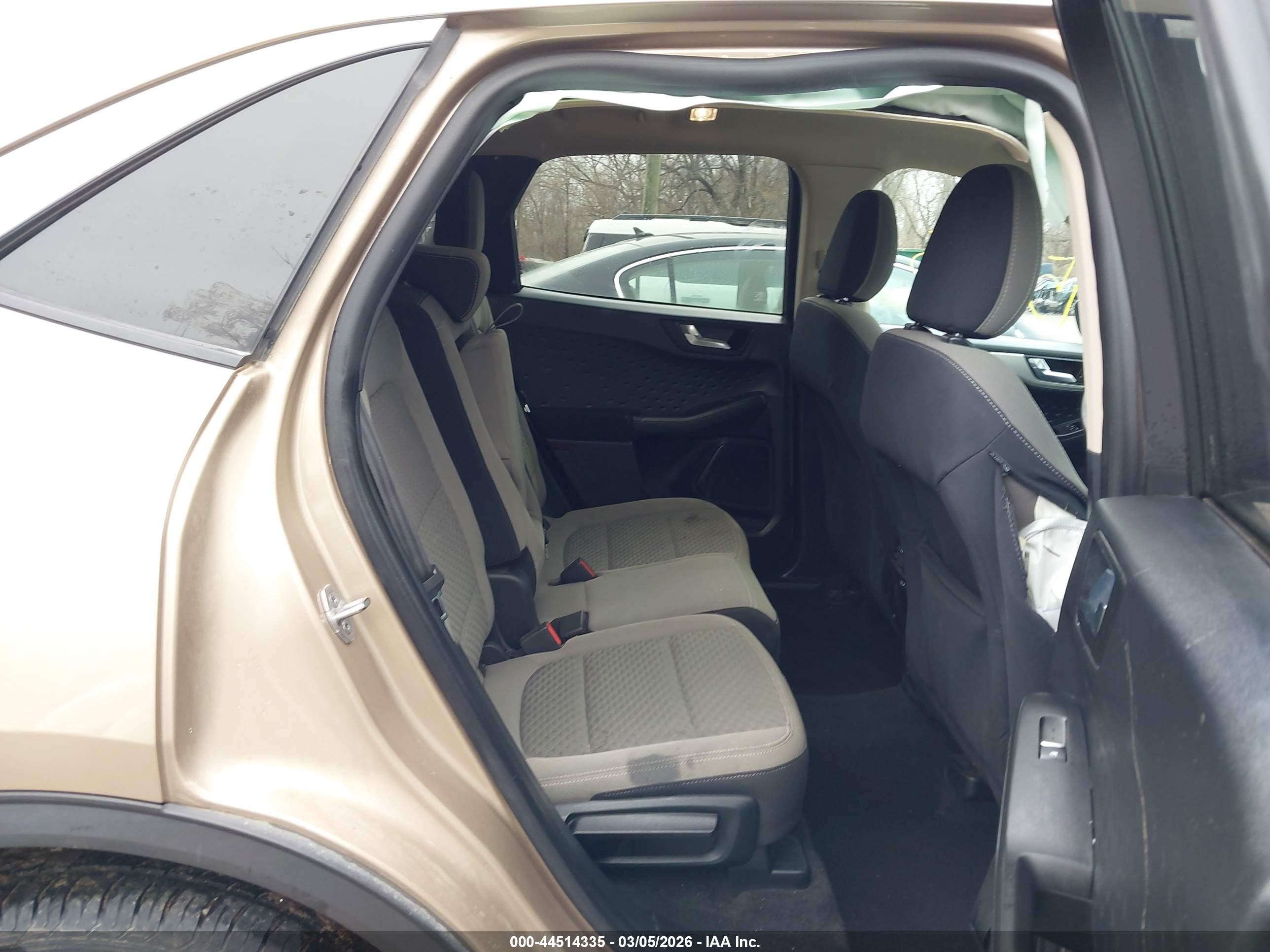 FORD ESCAPE image 8