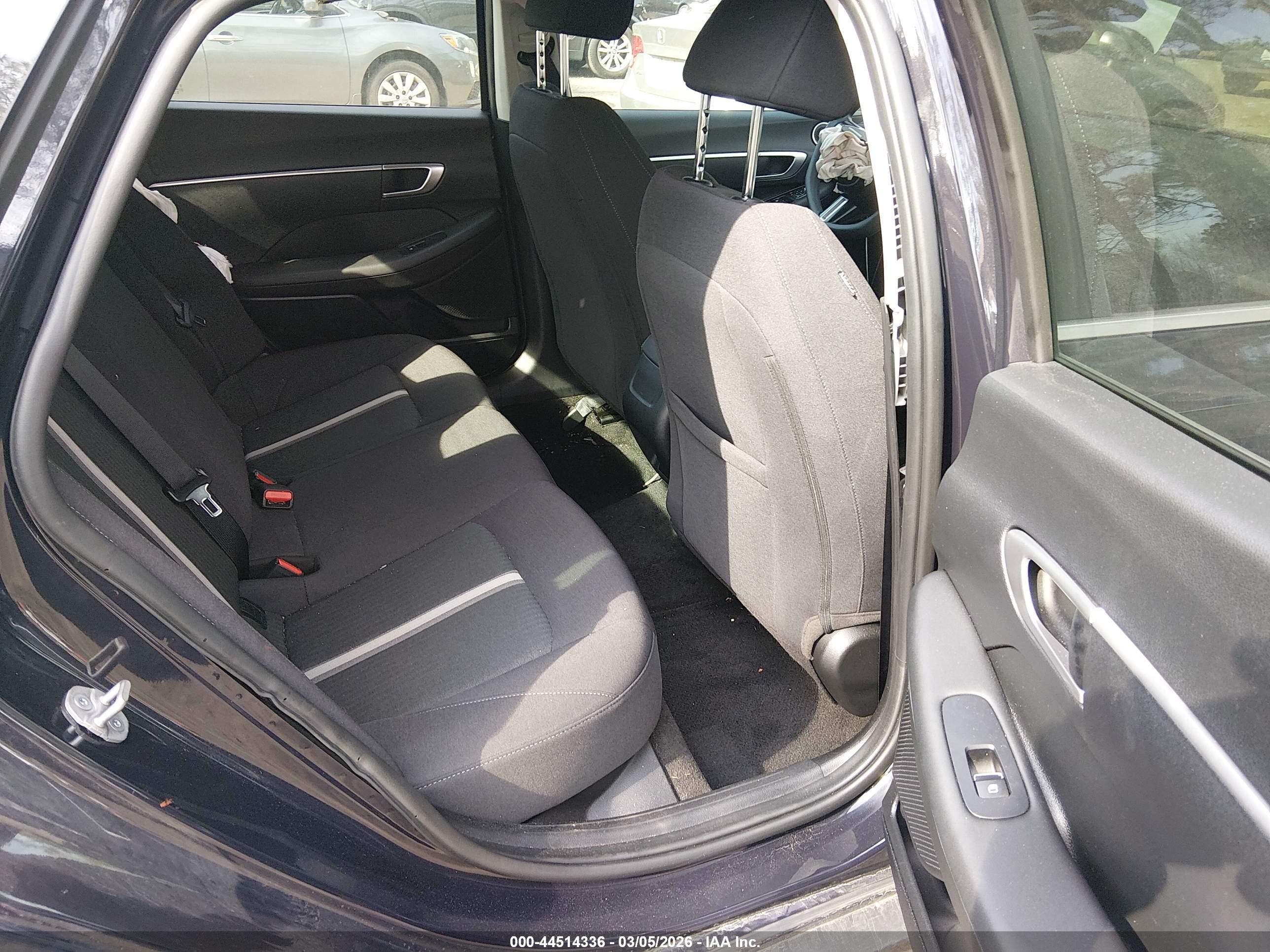 HYUNDAI SONATA image 8
