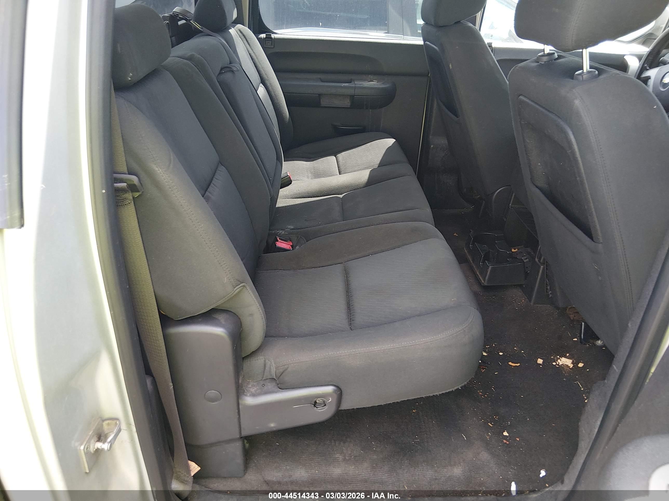 CHEVROLET SILVERADO image 8
