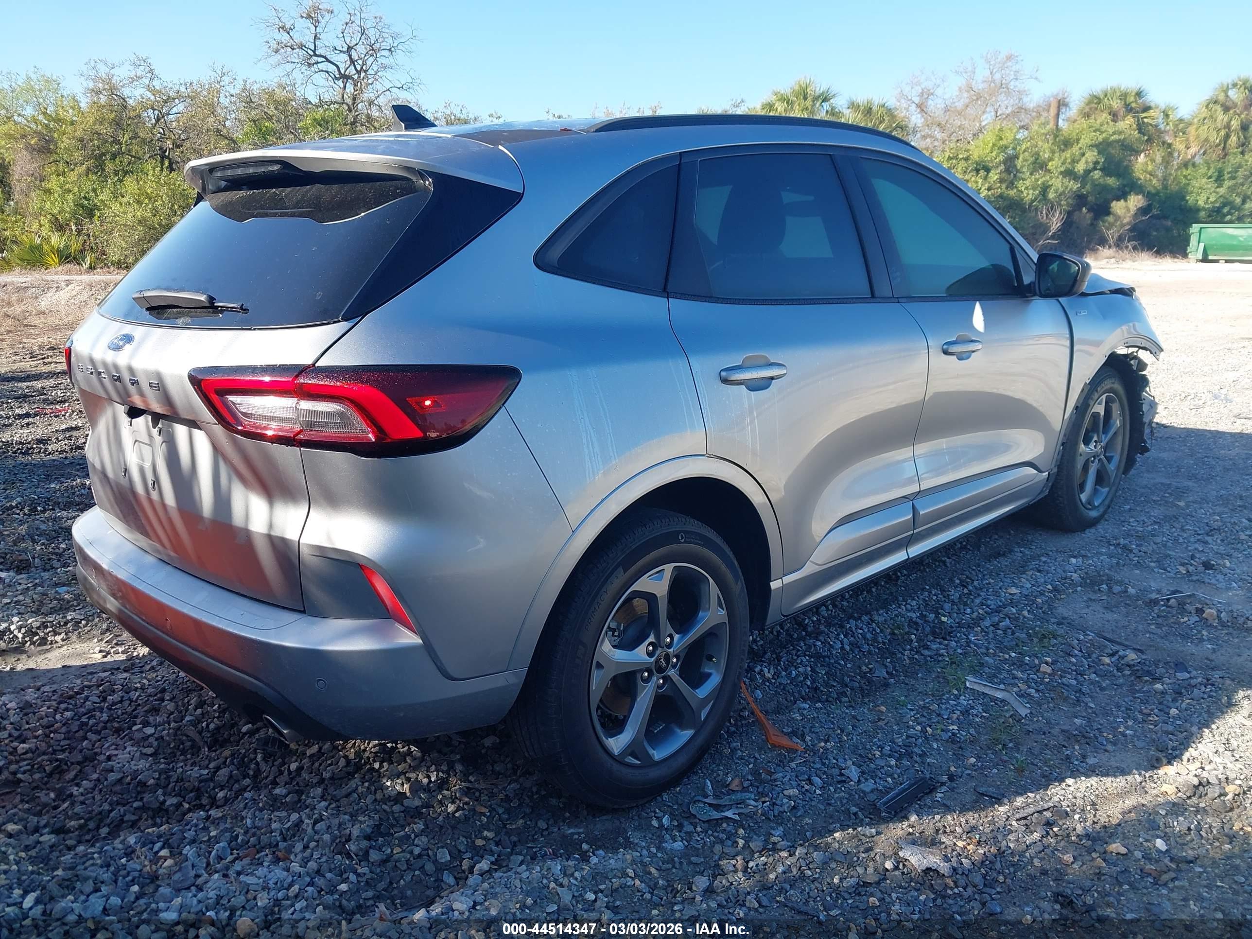 FORD ESCAPE image 4