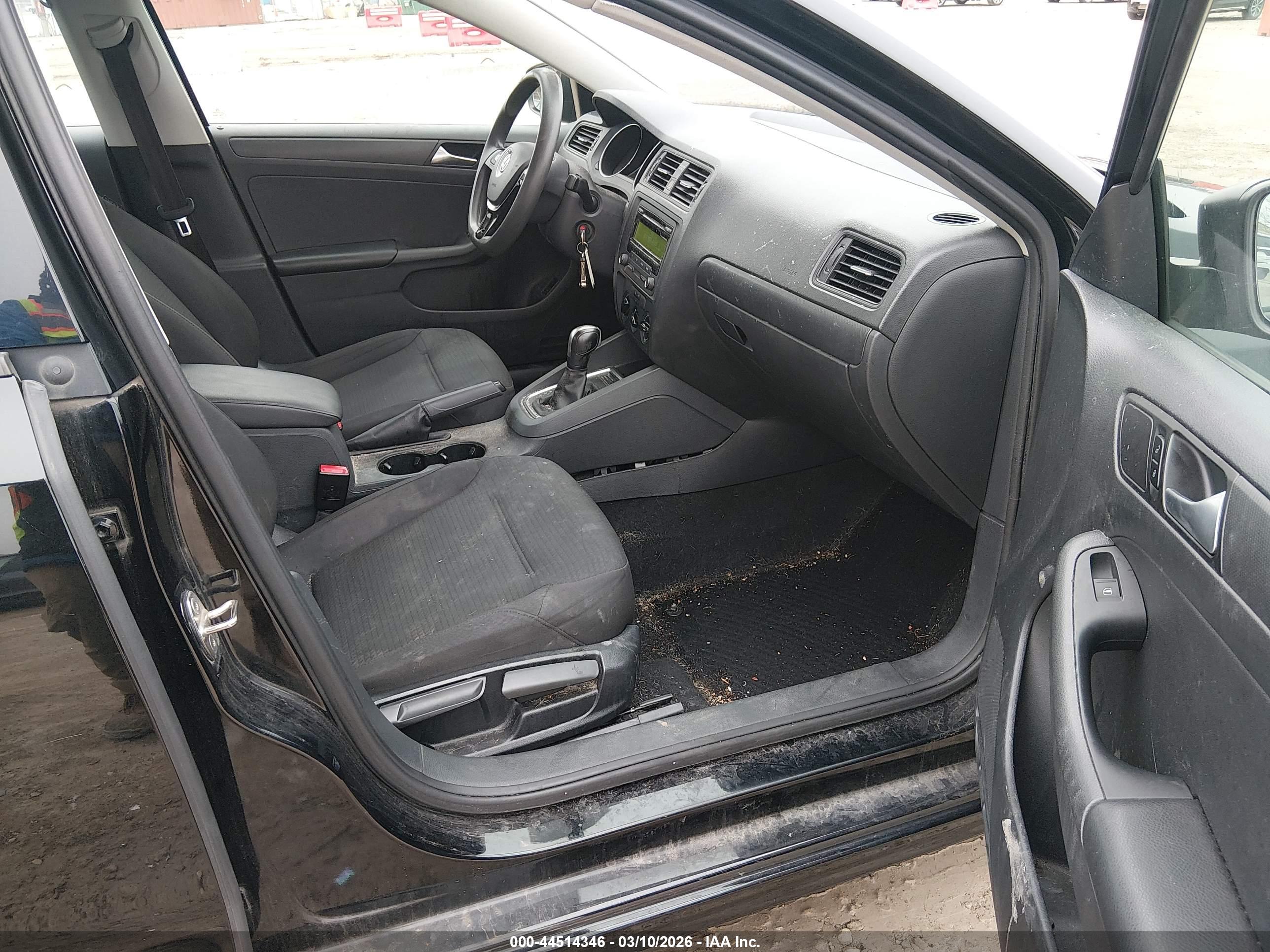 VOLKSWAGEN JETTA image 5