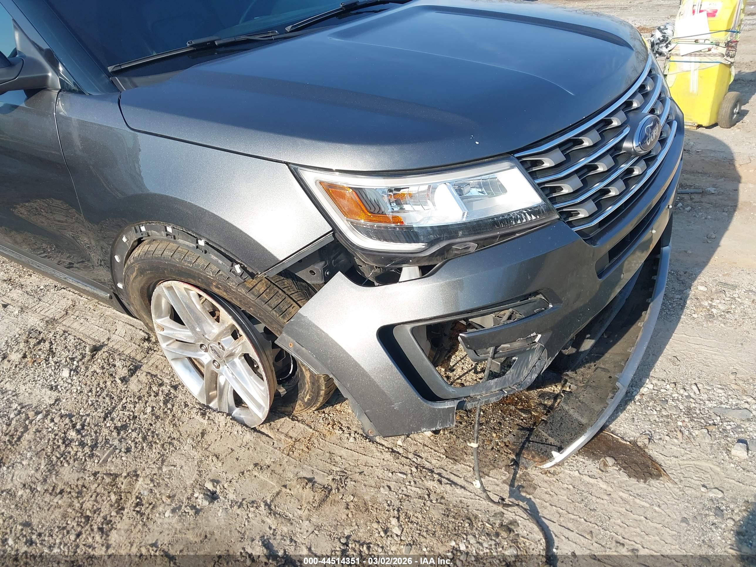 FORD EXPLORER image 6
