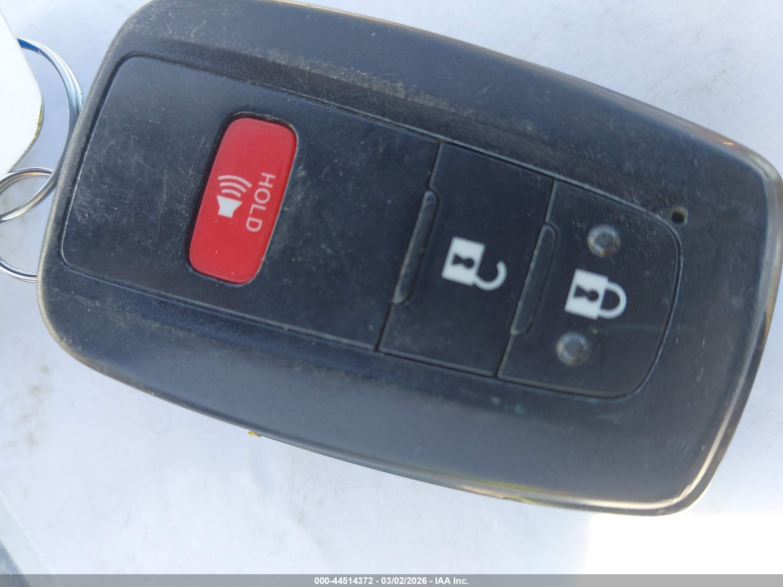 TOYOTA PRIUS image 11