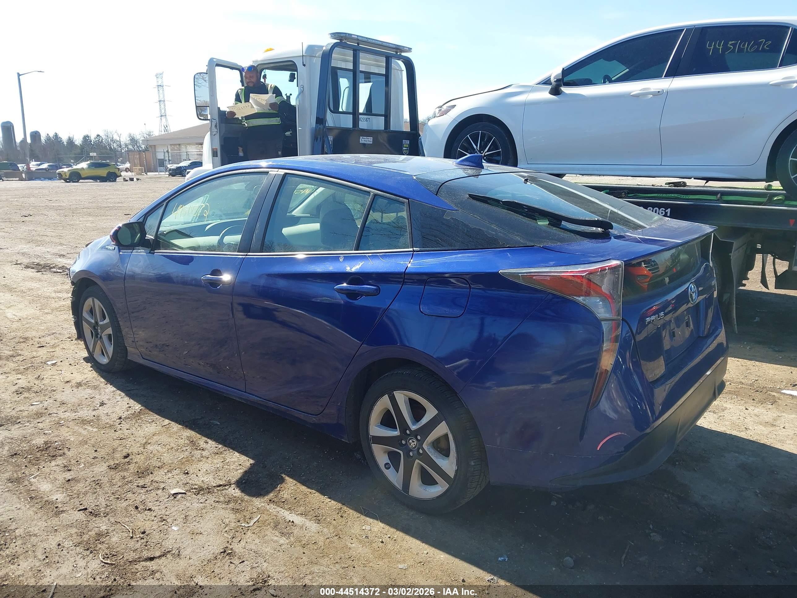TOYOTA PRIUS image 3